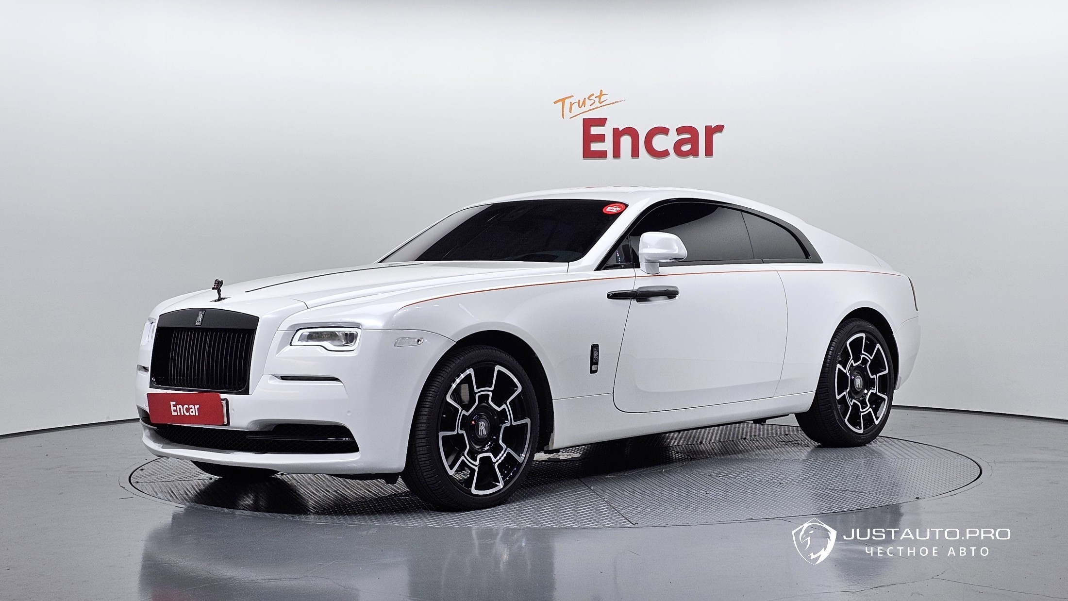 Автомобиль Rolls-Royce Wraith