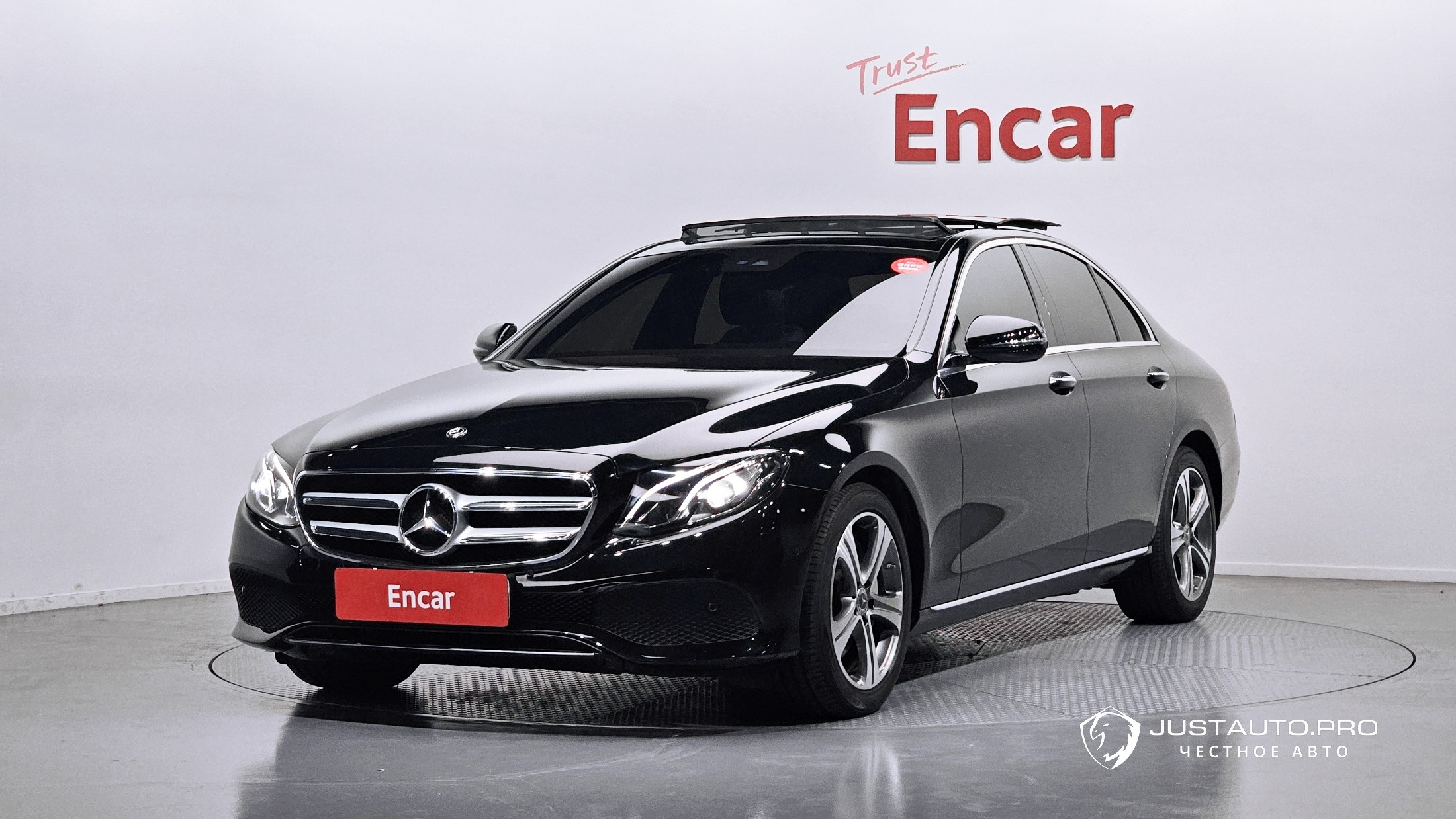 Автомобиль Mercedes-Benz E-Class
