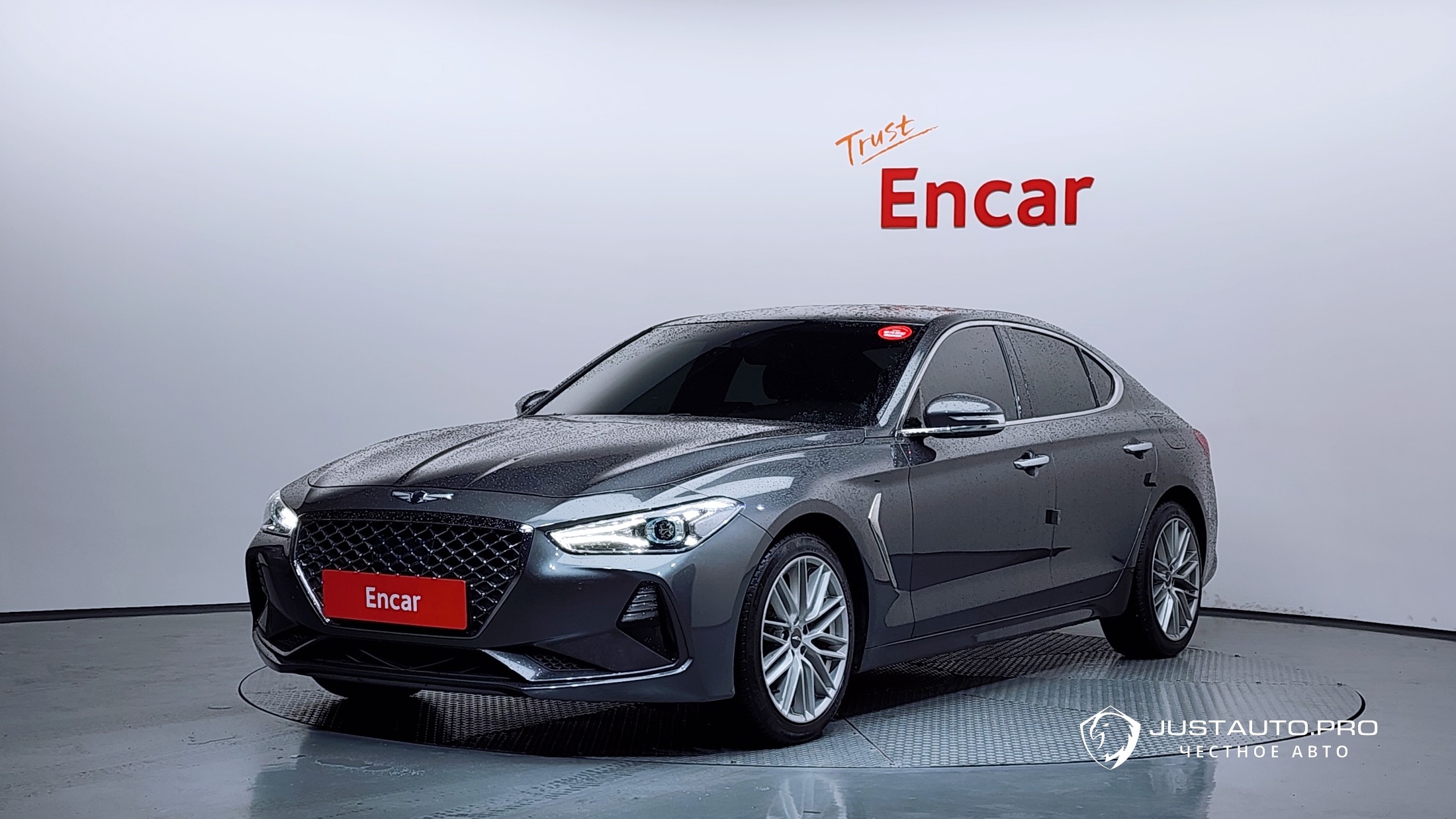 Автомобиль Genesis G70