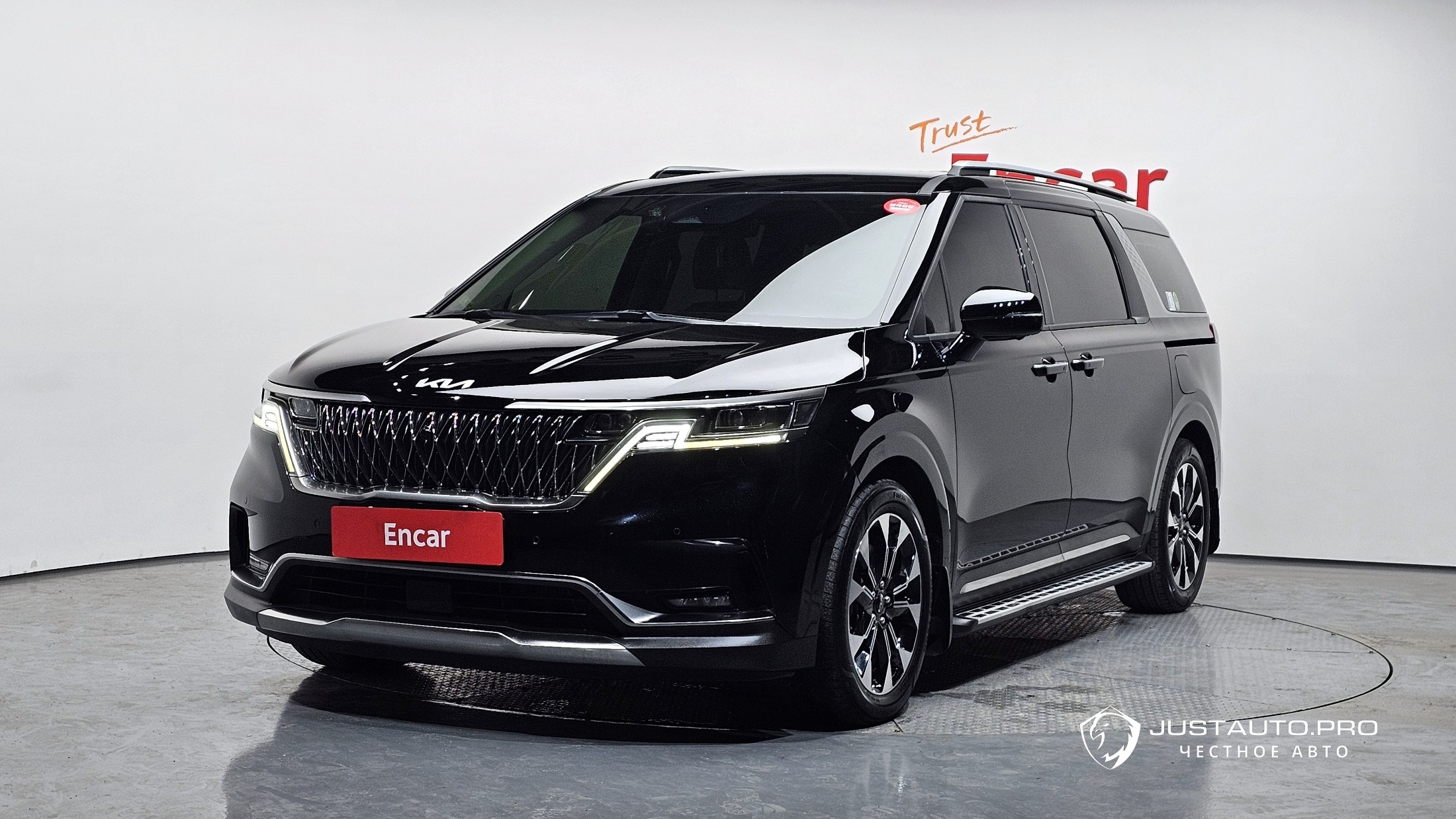 Автомобиль Kia Canival
