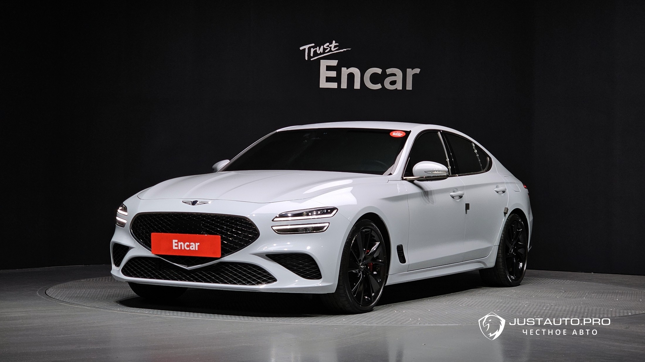 Автомобиль Genesis G70