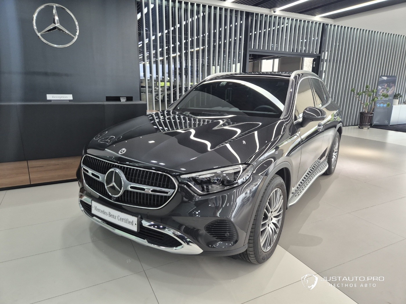 Автомобиль Mercedes-Benz GLC-Class