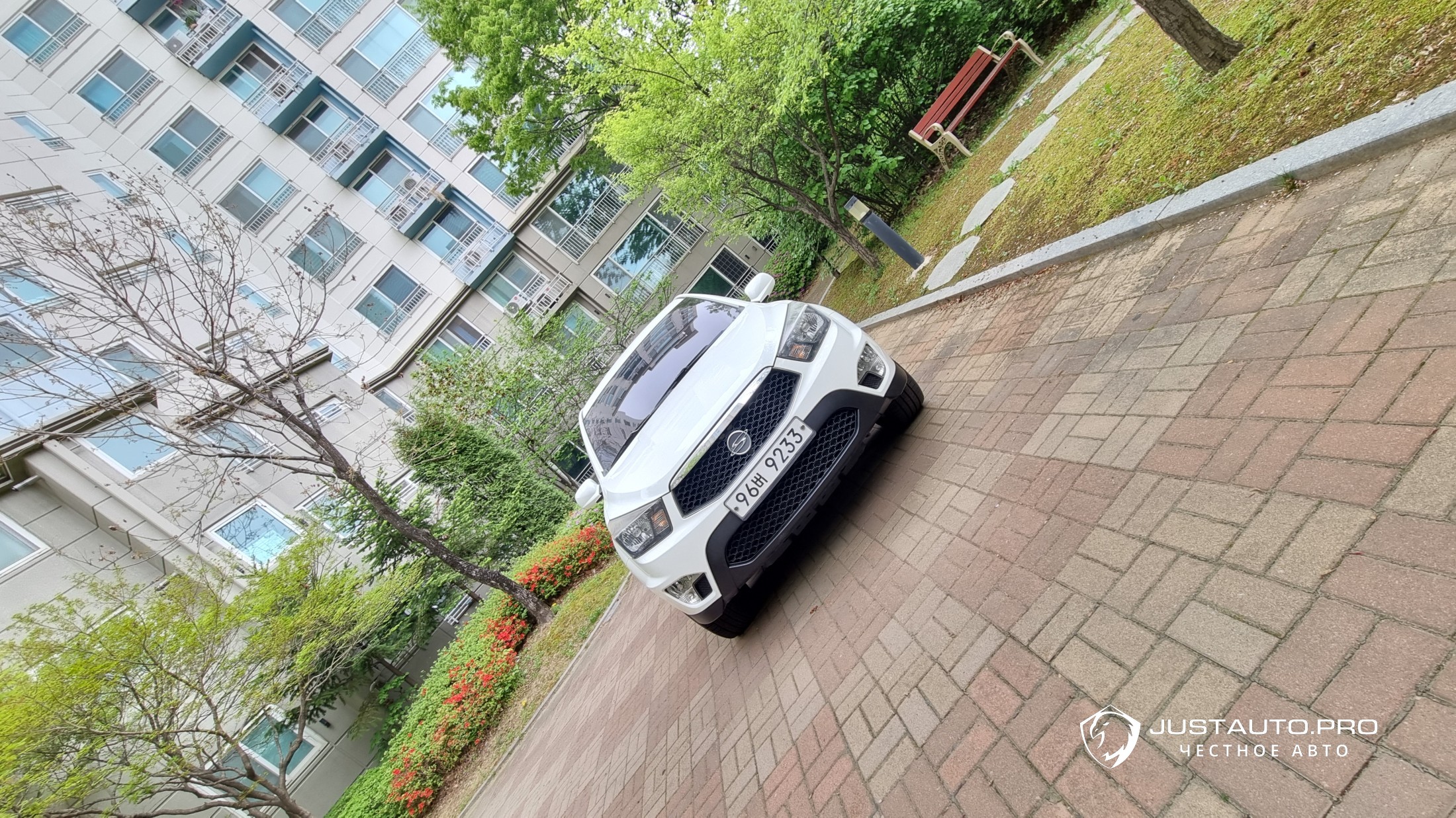 Автомобиль KG_Mobility_Ssangyong KORANDO