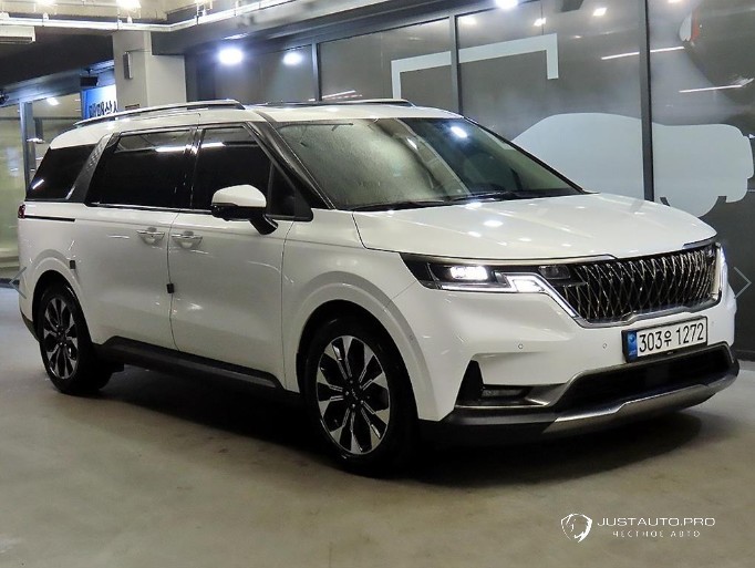 Автомобиль Kia Canival