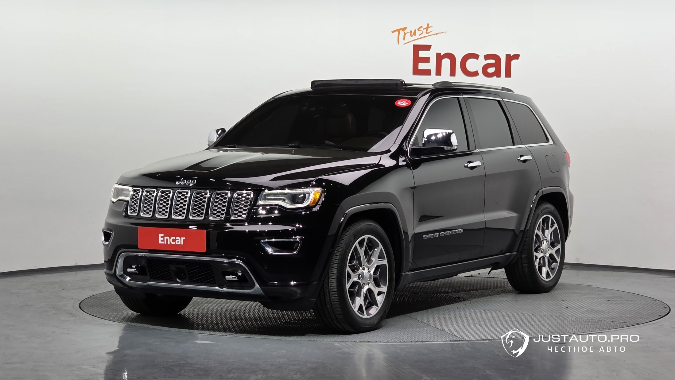 Автомобиль Jeep Cherokee