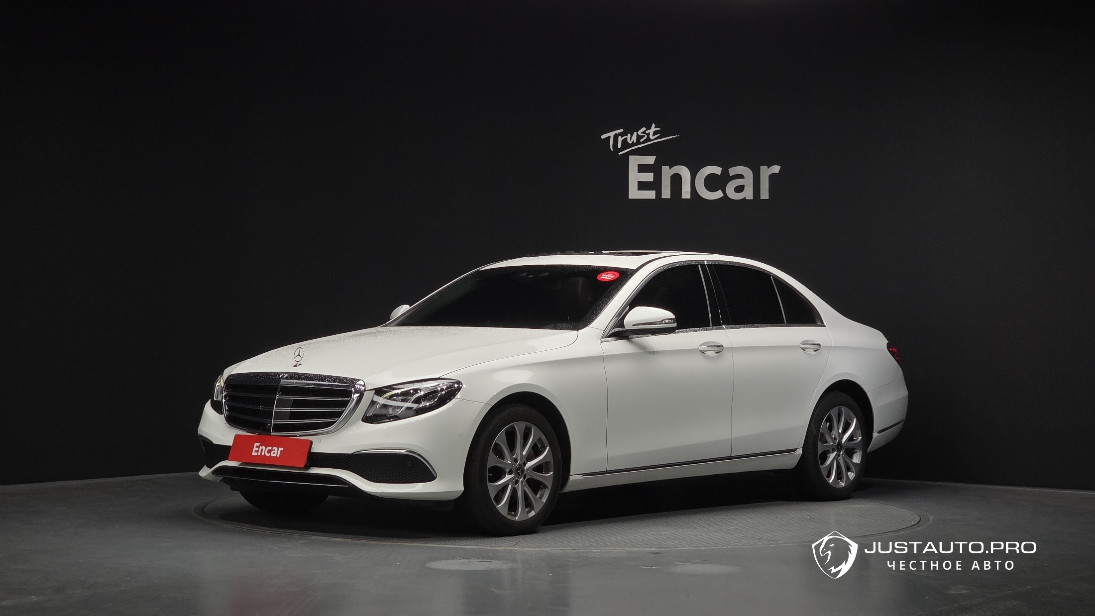Автомобиль Mercedes-Benz E-Class