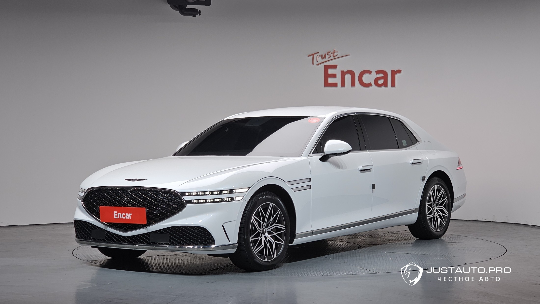 Автомобиль Genesis G90