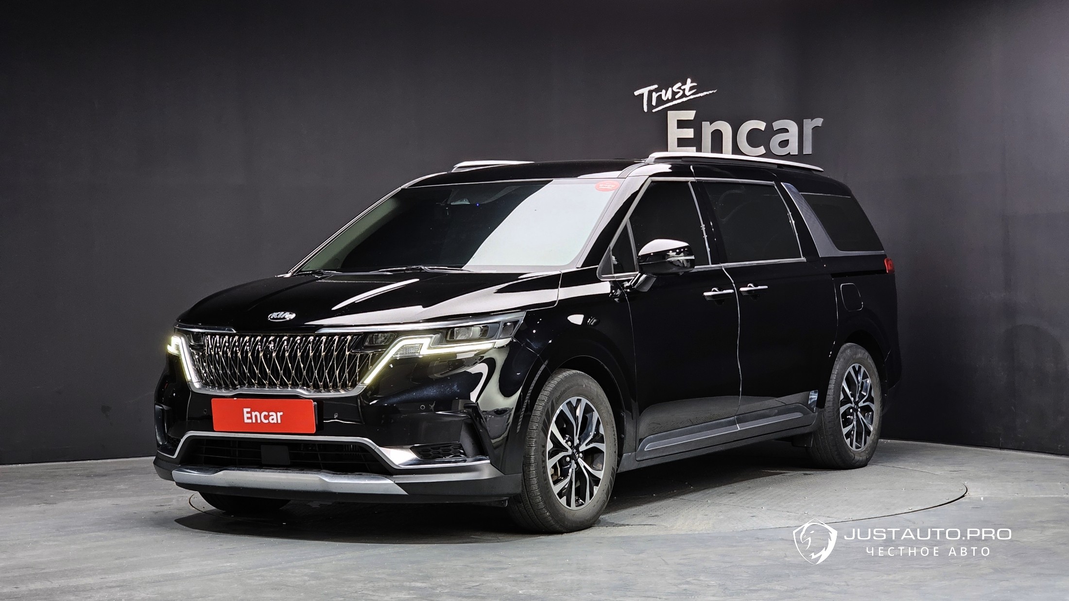 Автомобиль Kia Canival