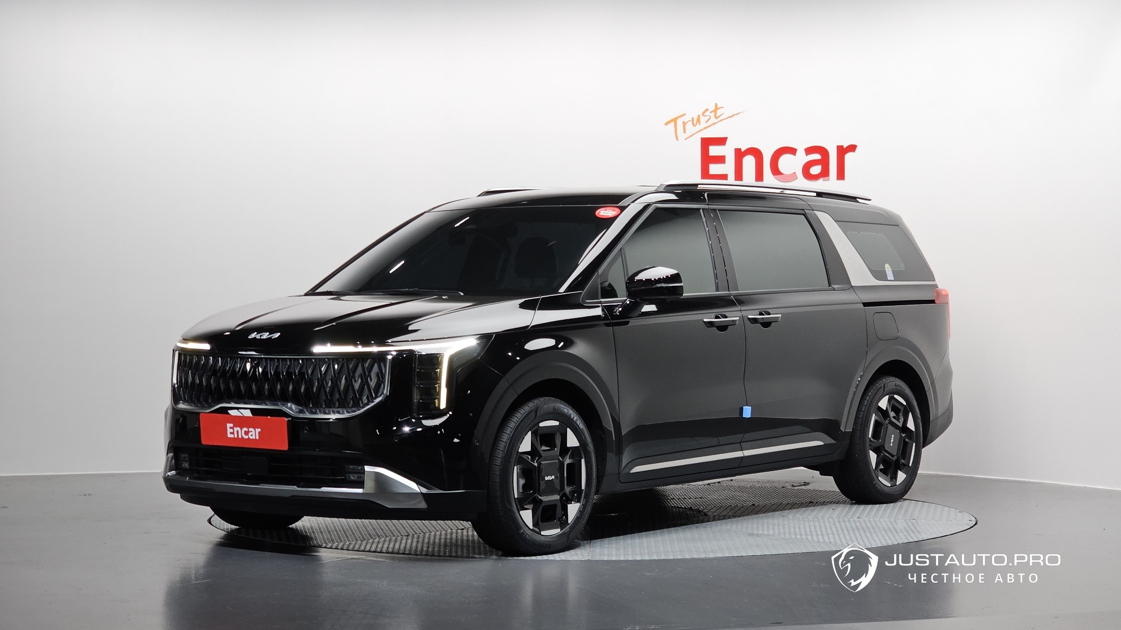Автомобиль Kia Canival