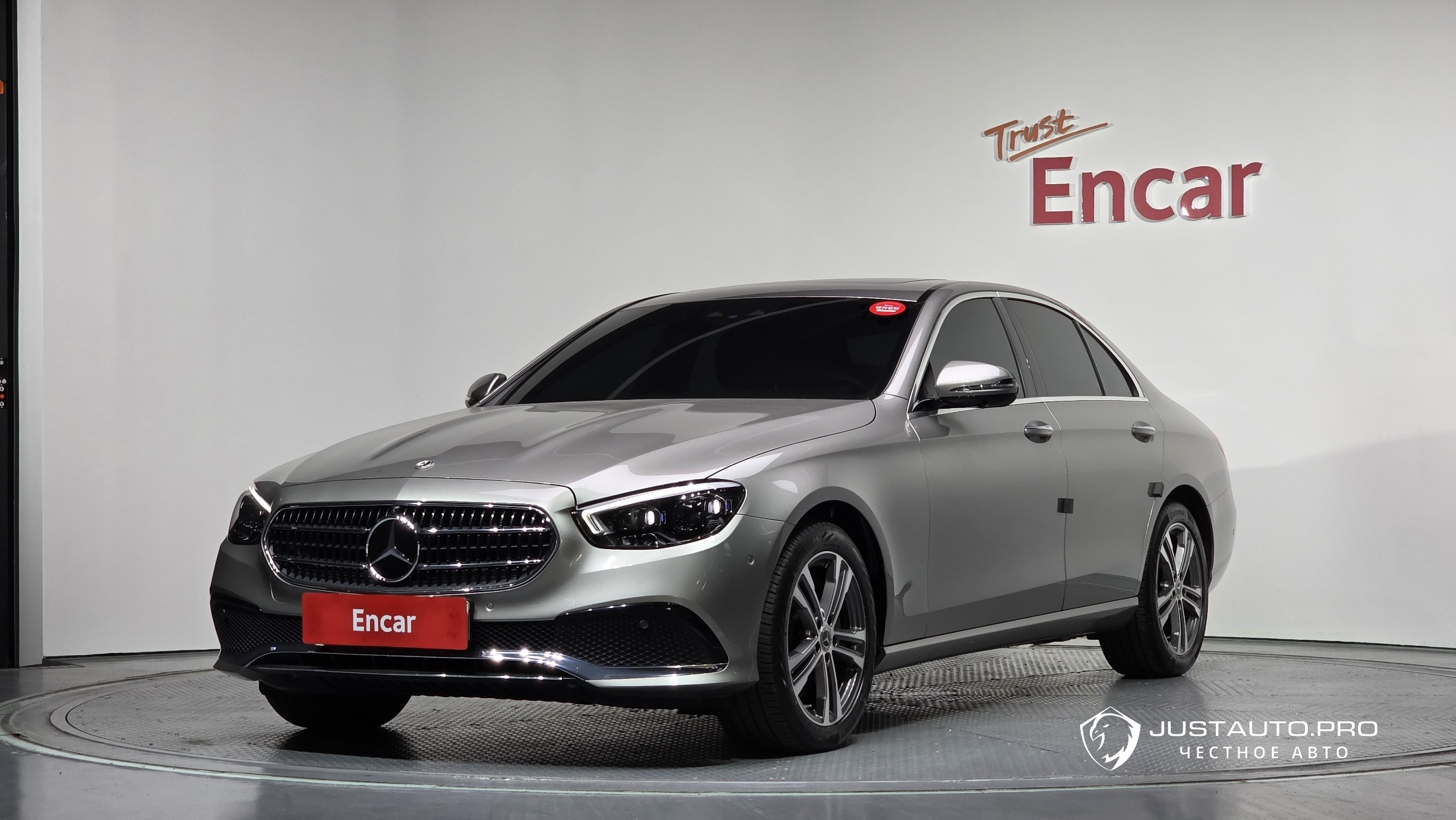 Автомобиль Mercedes-Benz E-Class