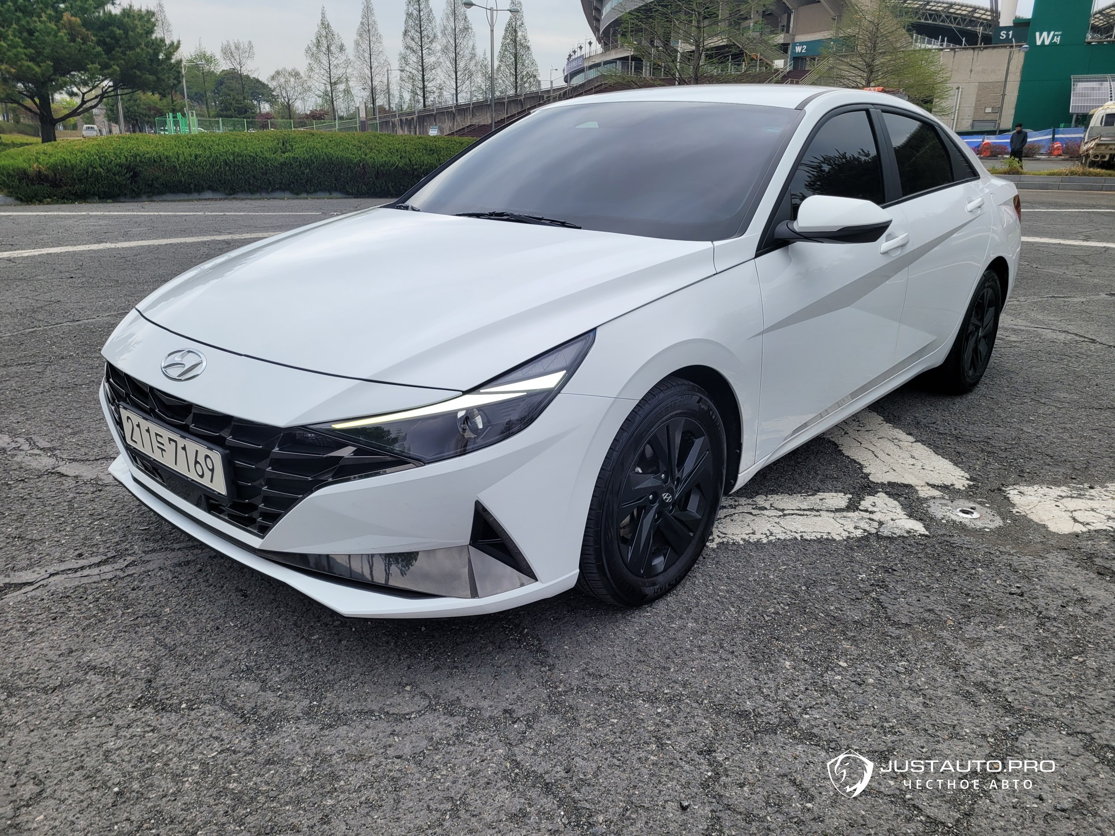 Автомобиль Hyundai AVANTE