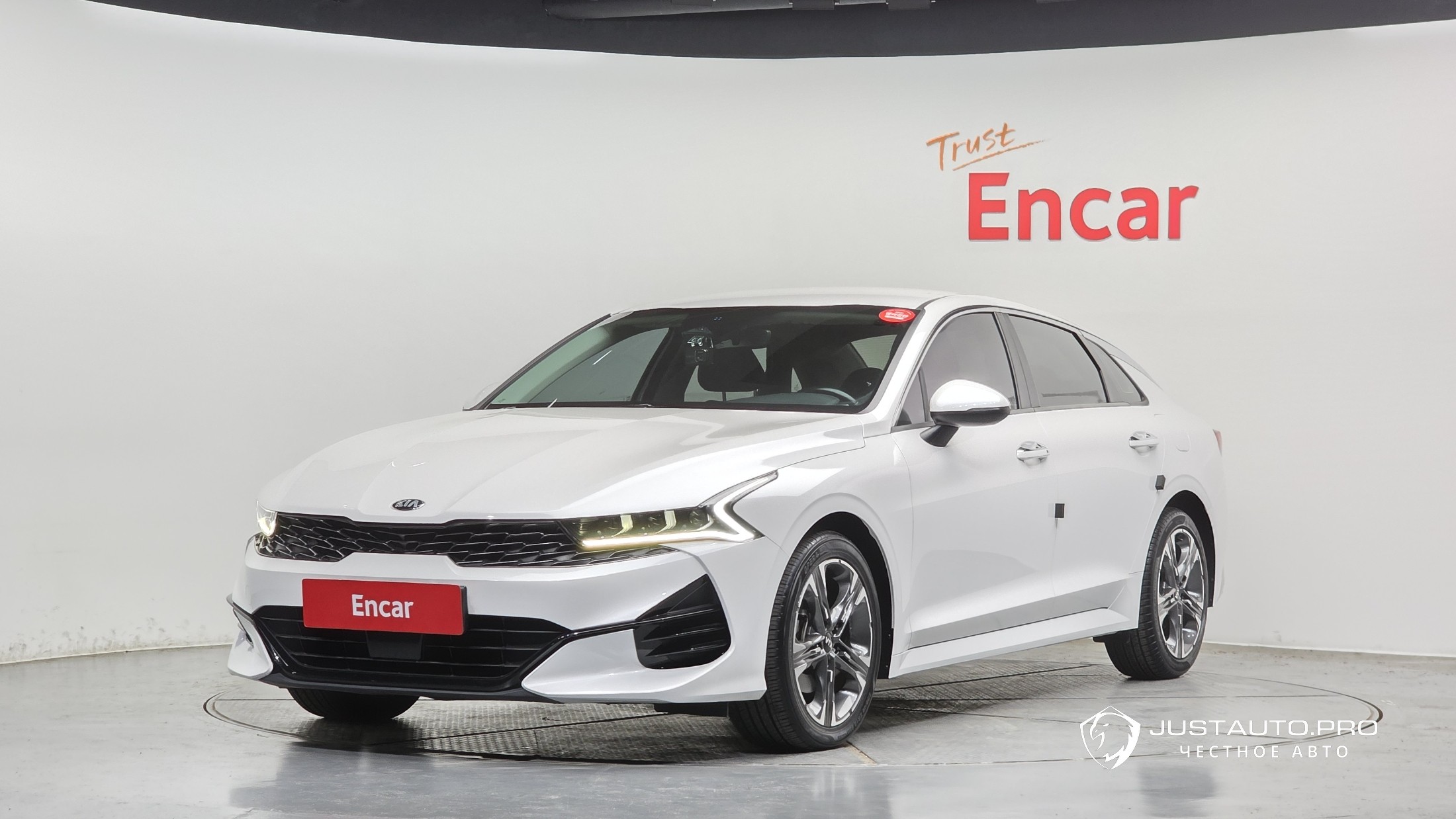 Автомобиль Kia K5