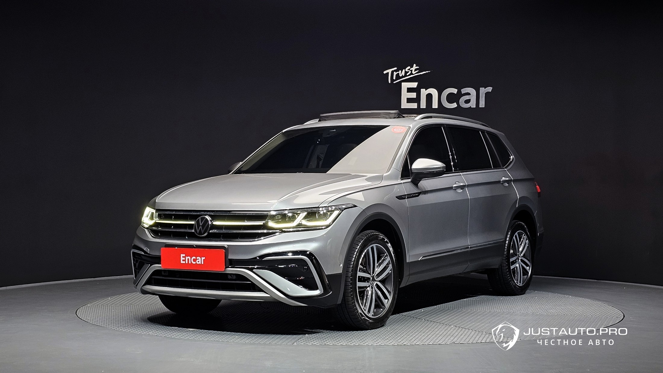 Автомобиль Volkswagen Tiguan