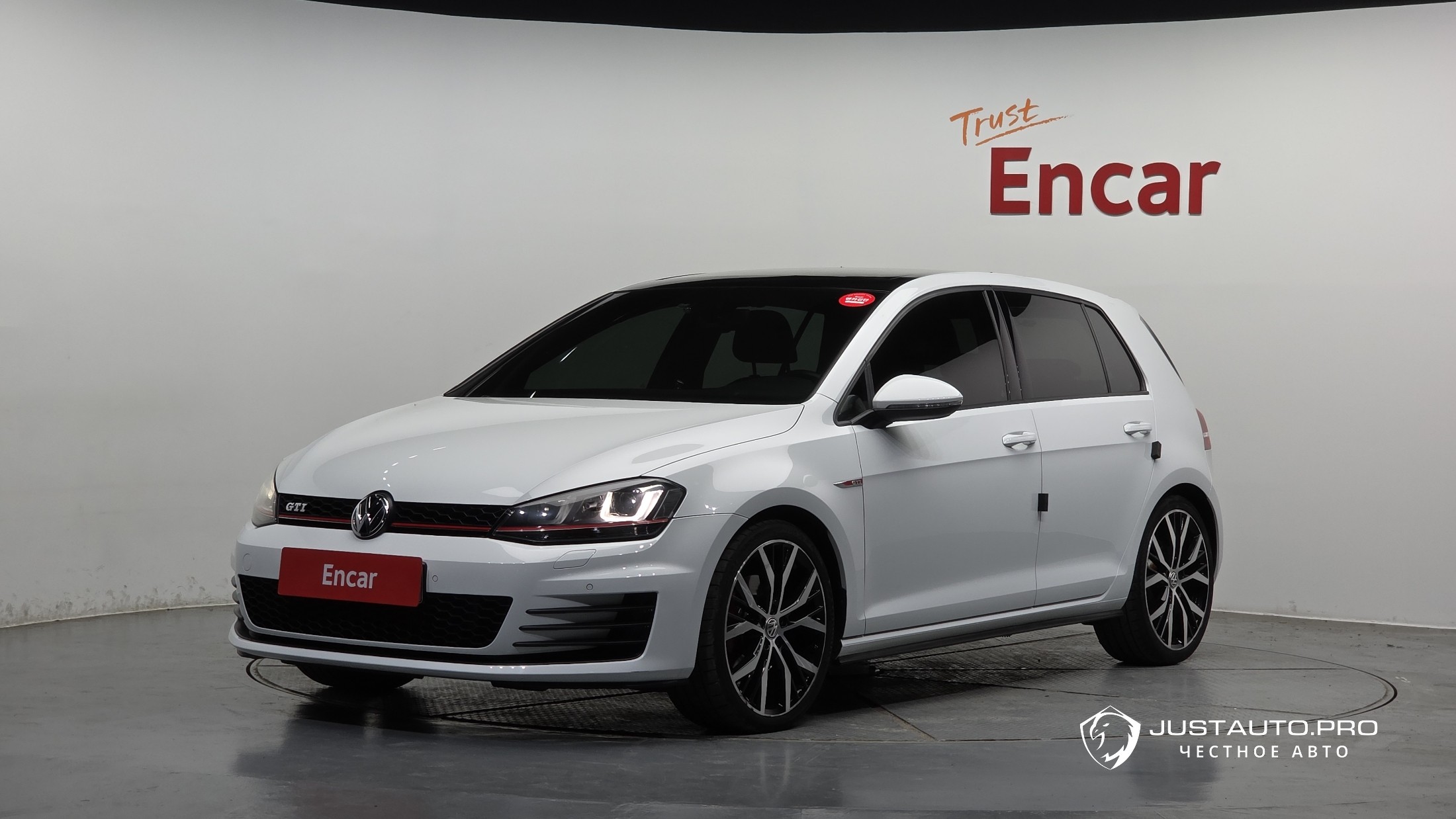 Автомобиль Volkswagen Golf