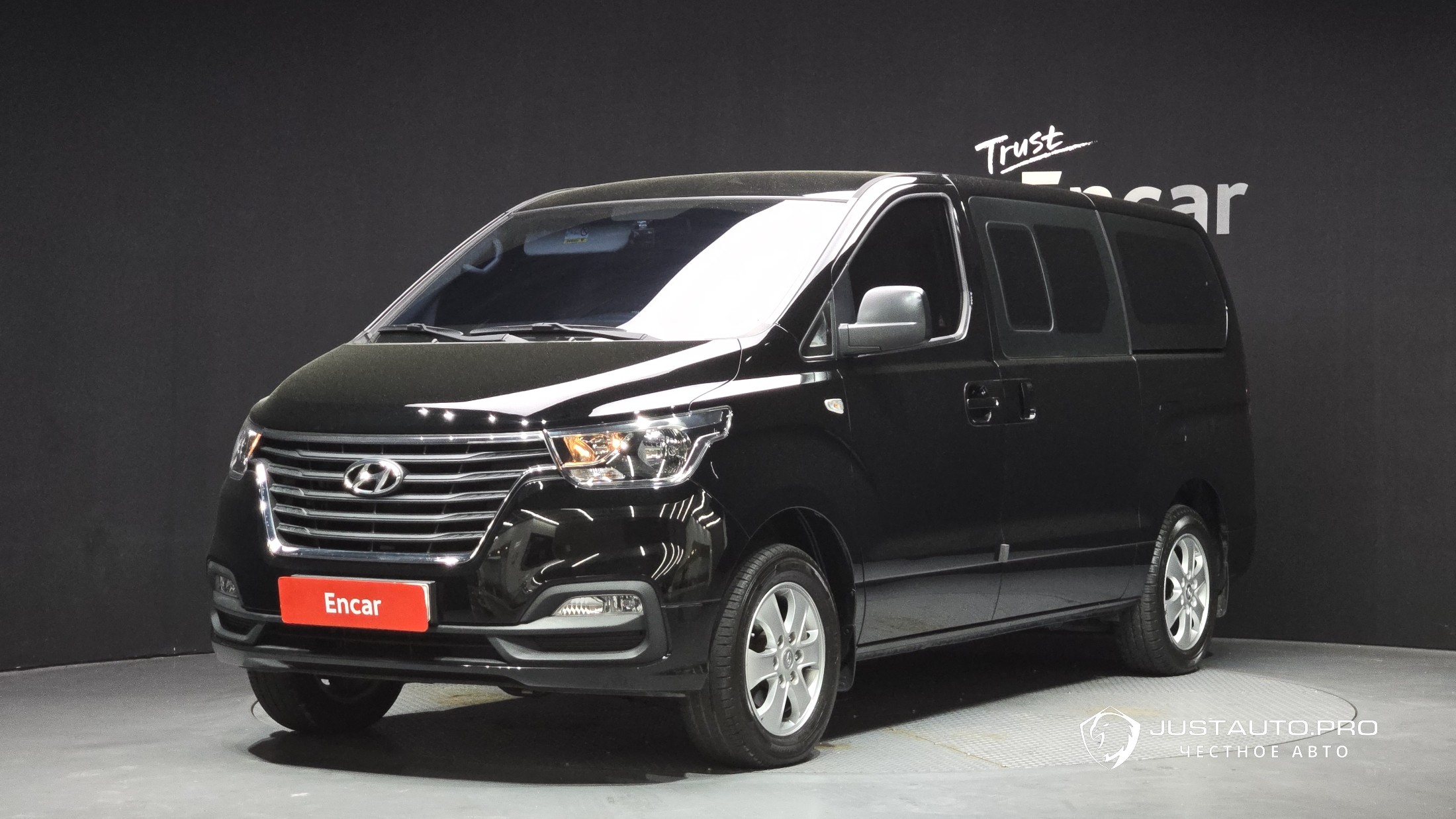 Автомобиль Hyundai Starex