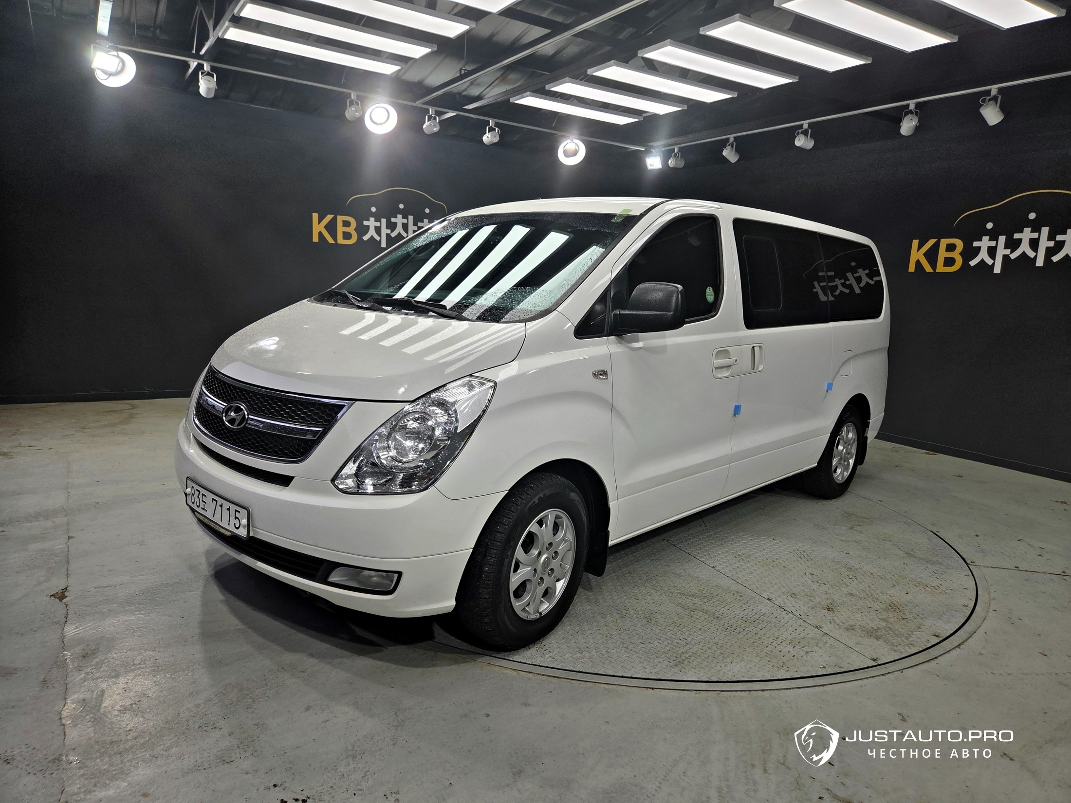 Автомобиль Hyundai Starex