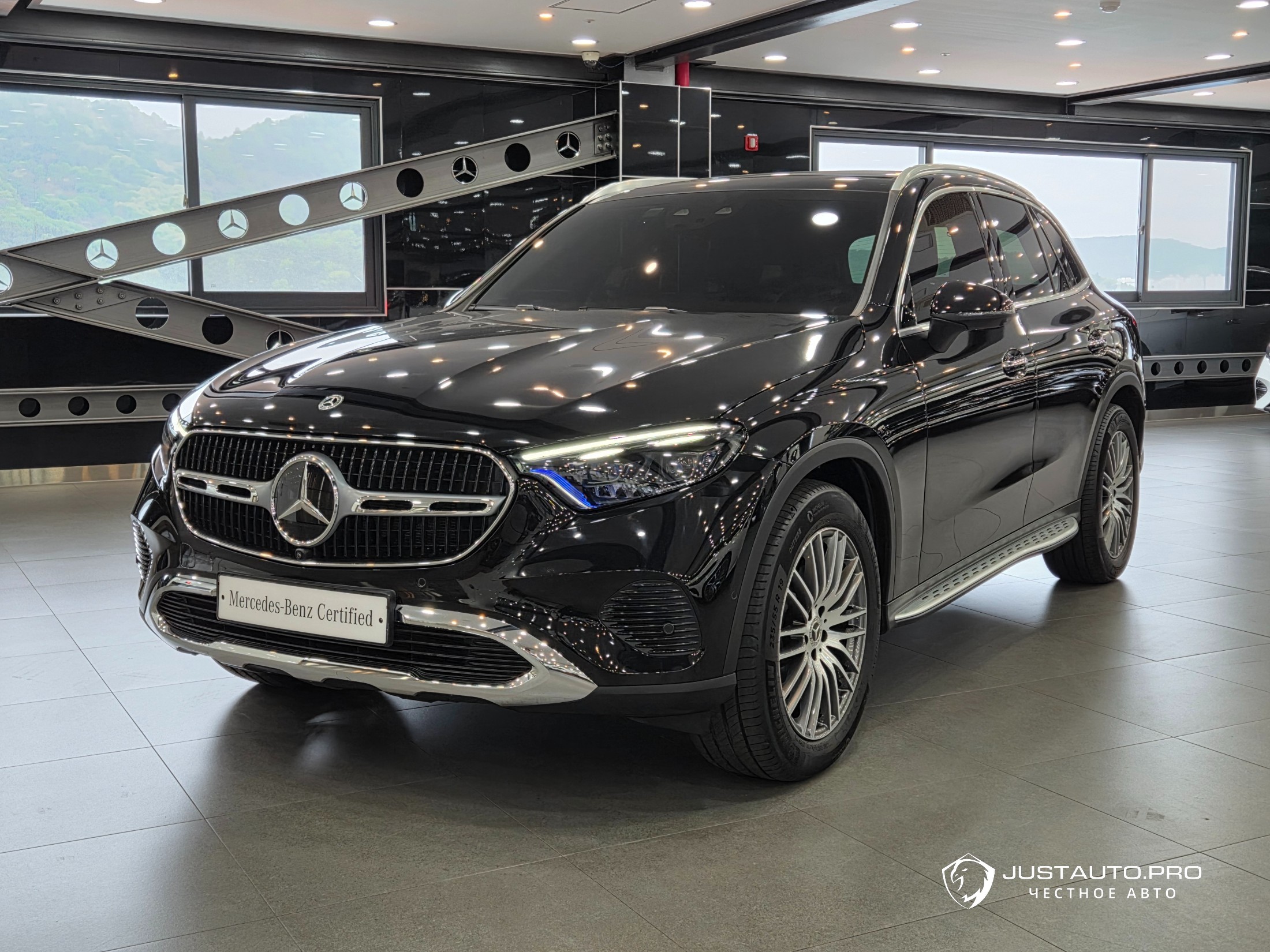 Автомобиль Mercedes-Benz GLC-Class