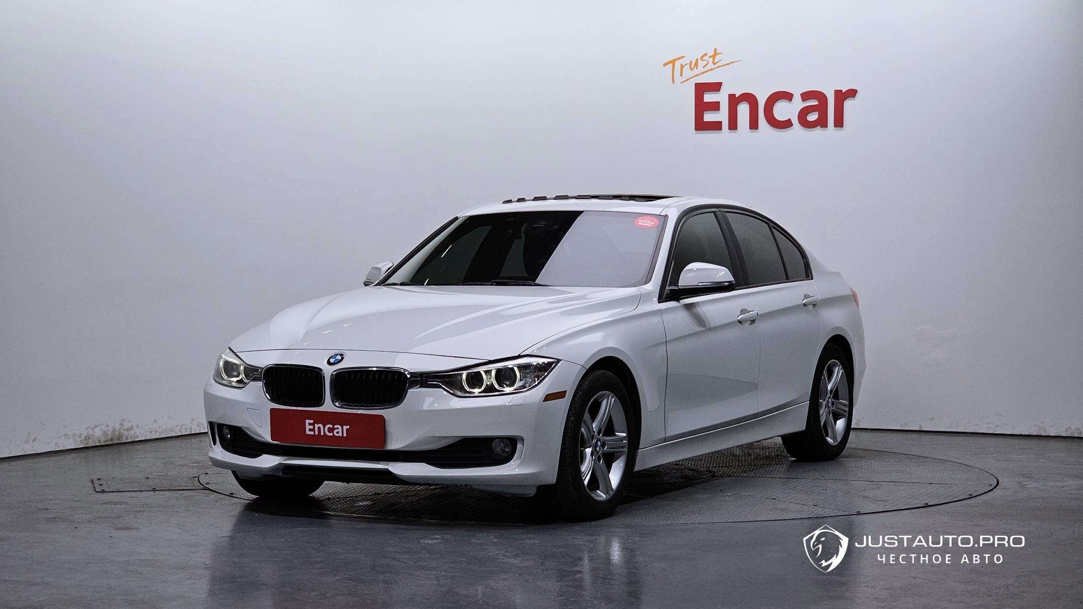 Автомобиль BMW 3-Series