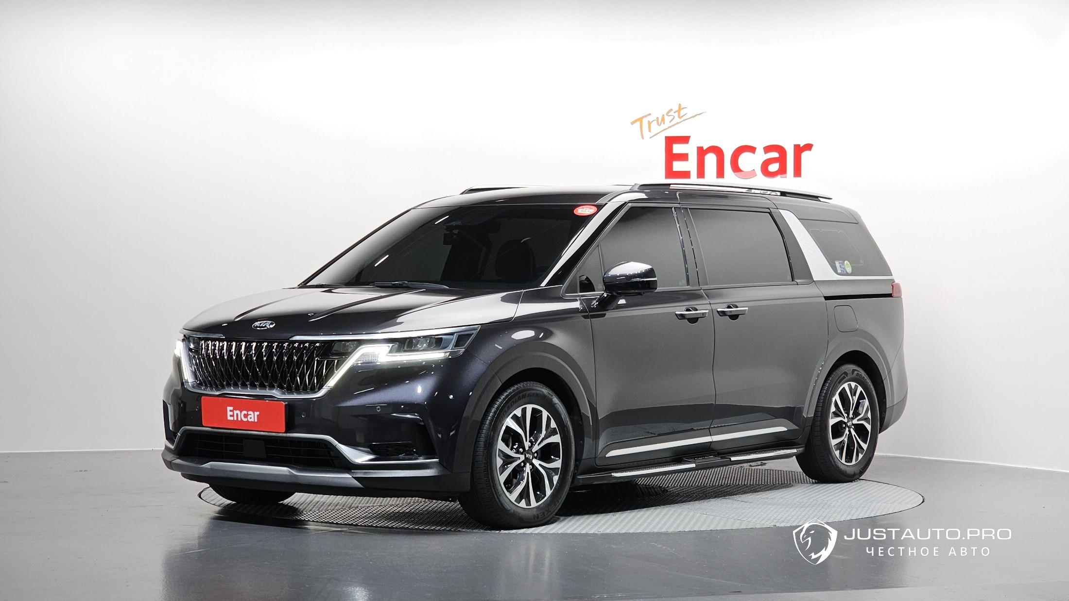 Автомобиль Kia Canival