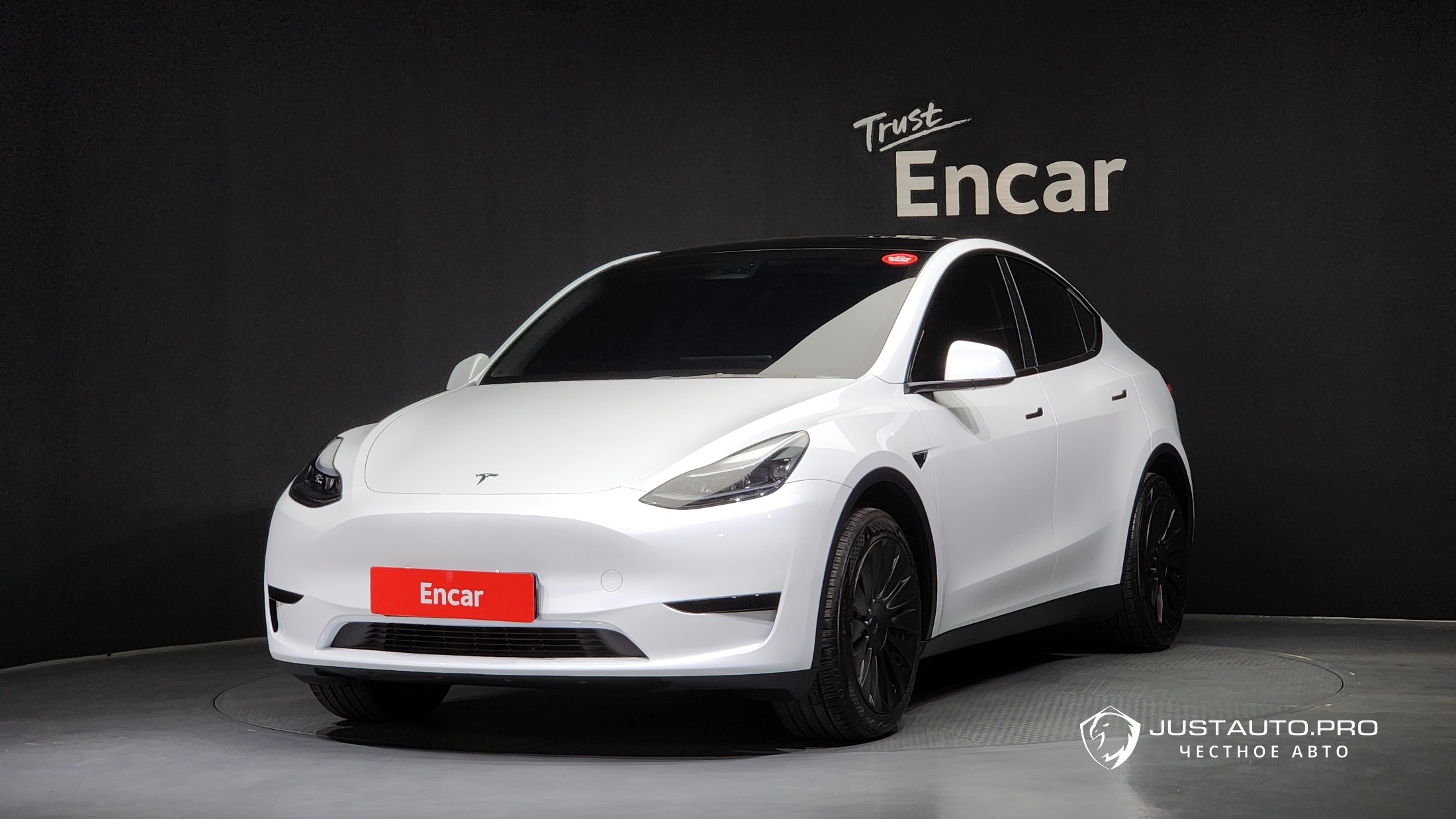 Автомобиль Tesla Model Y