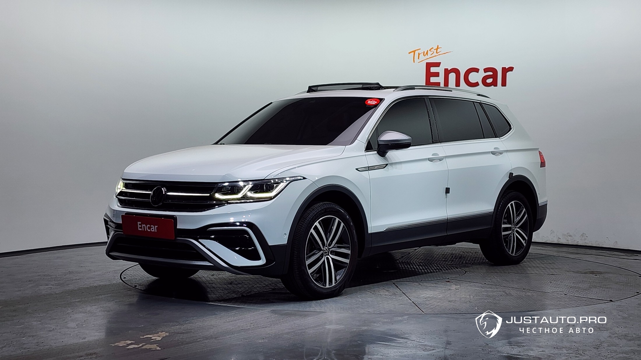 Автомобиль Volkswagen Tiguan