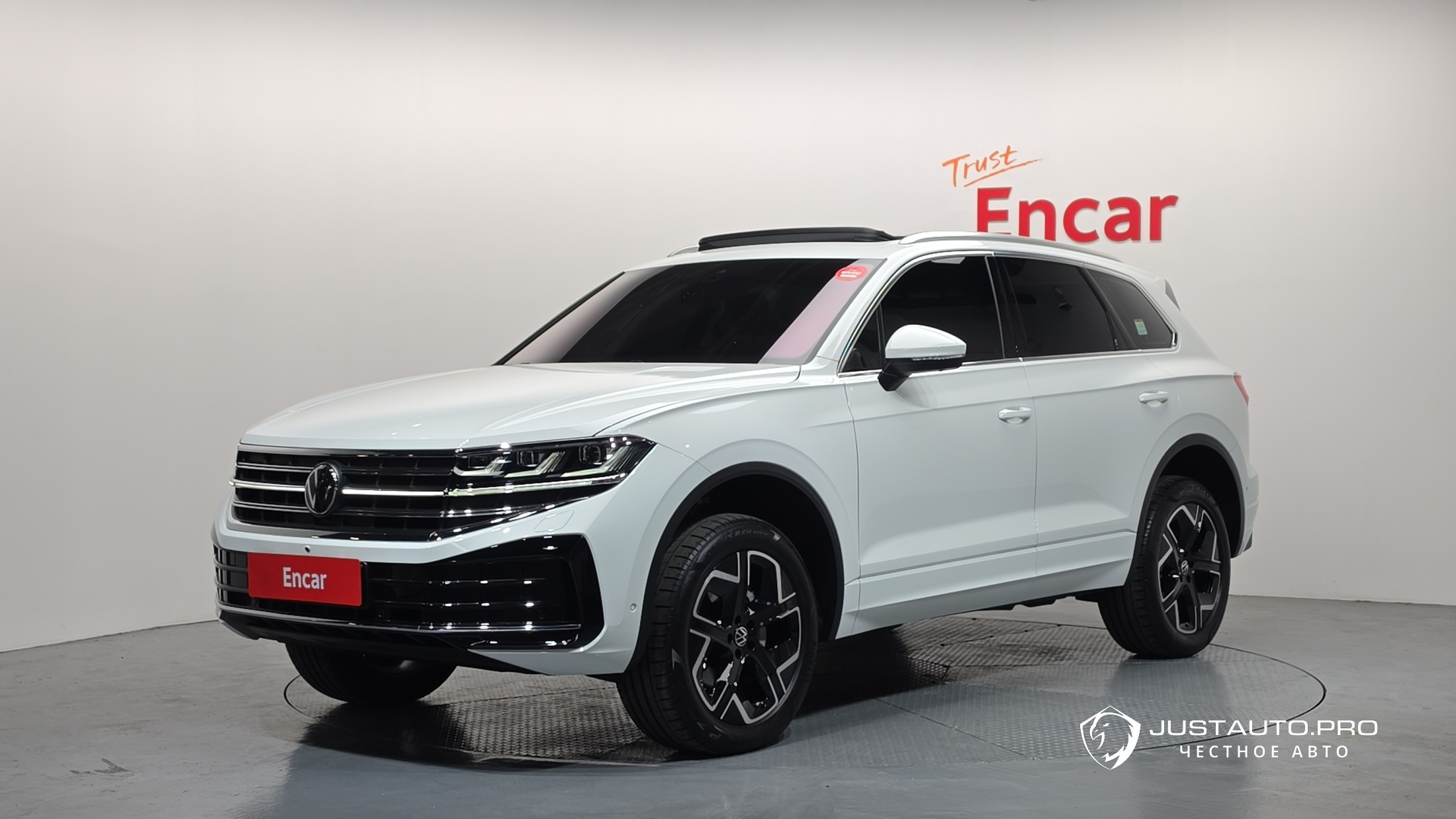 Автомобиль Volkswagen Touareg