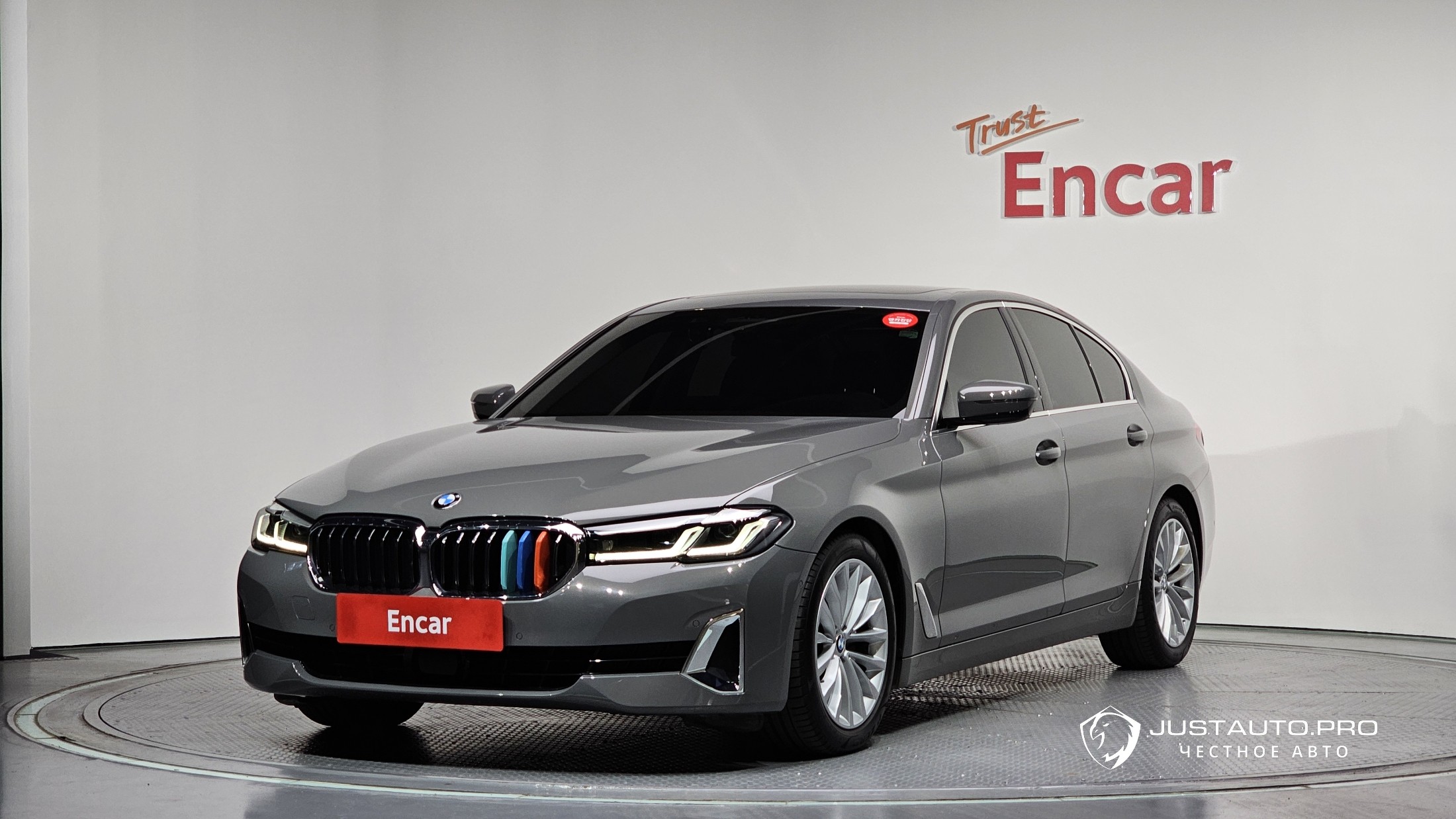 Автомобиль BMW 5-Series