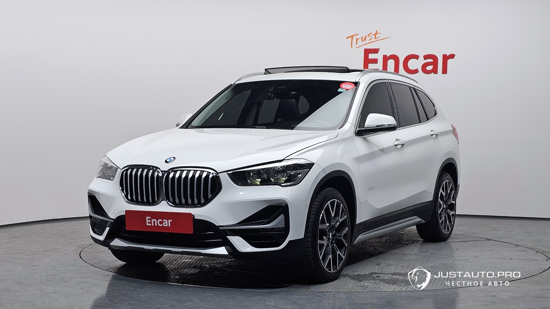 Автомобиль BMW X1
