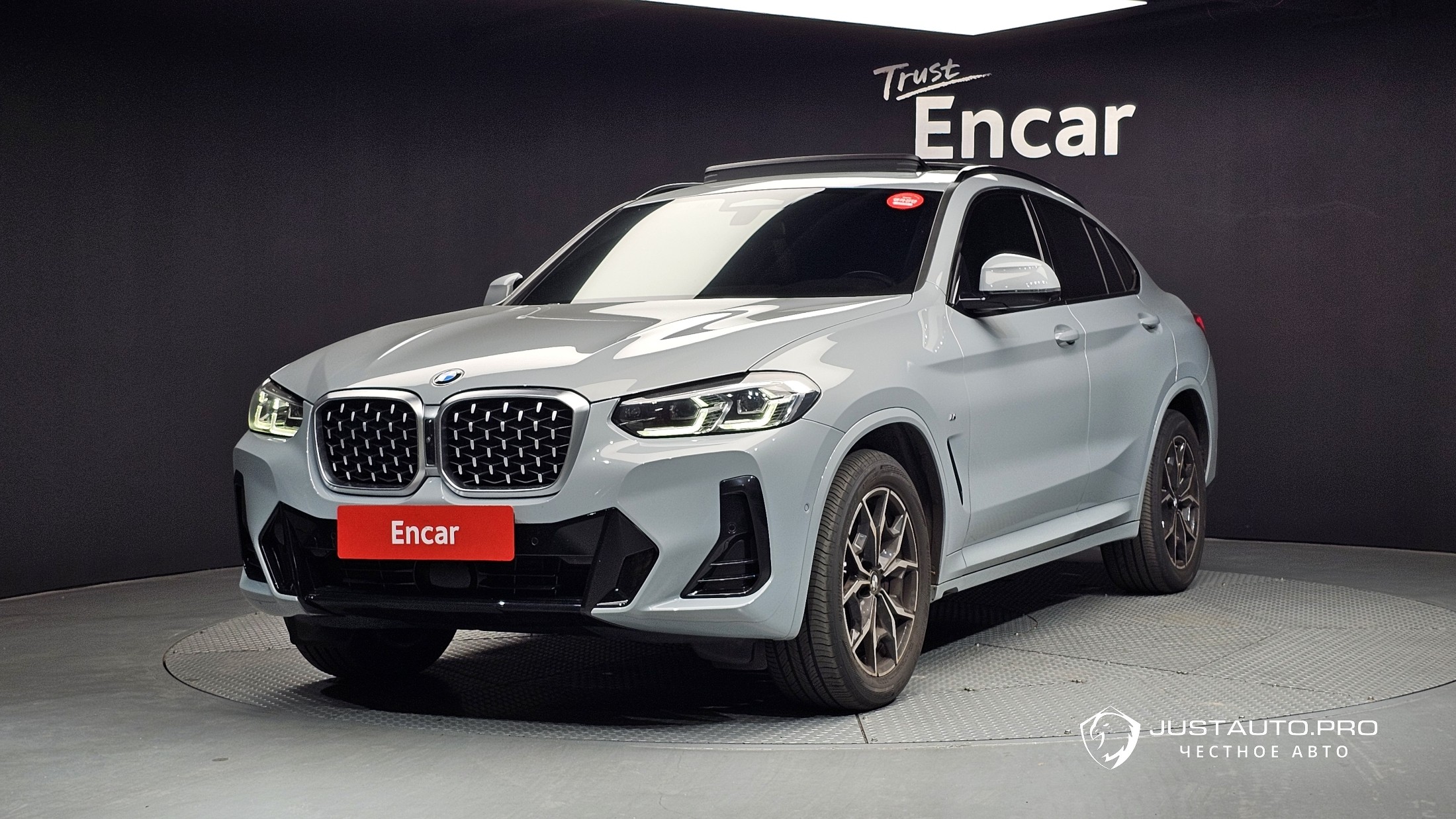 Автомобиль BMW X4