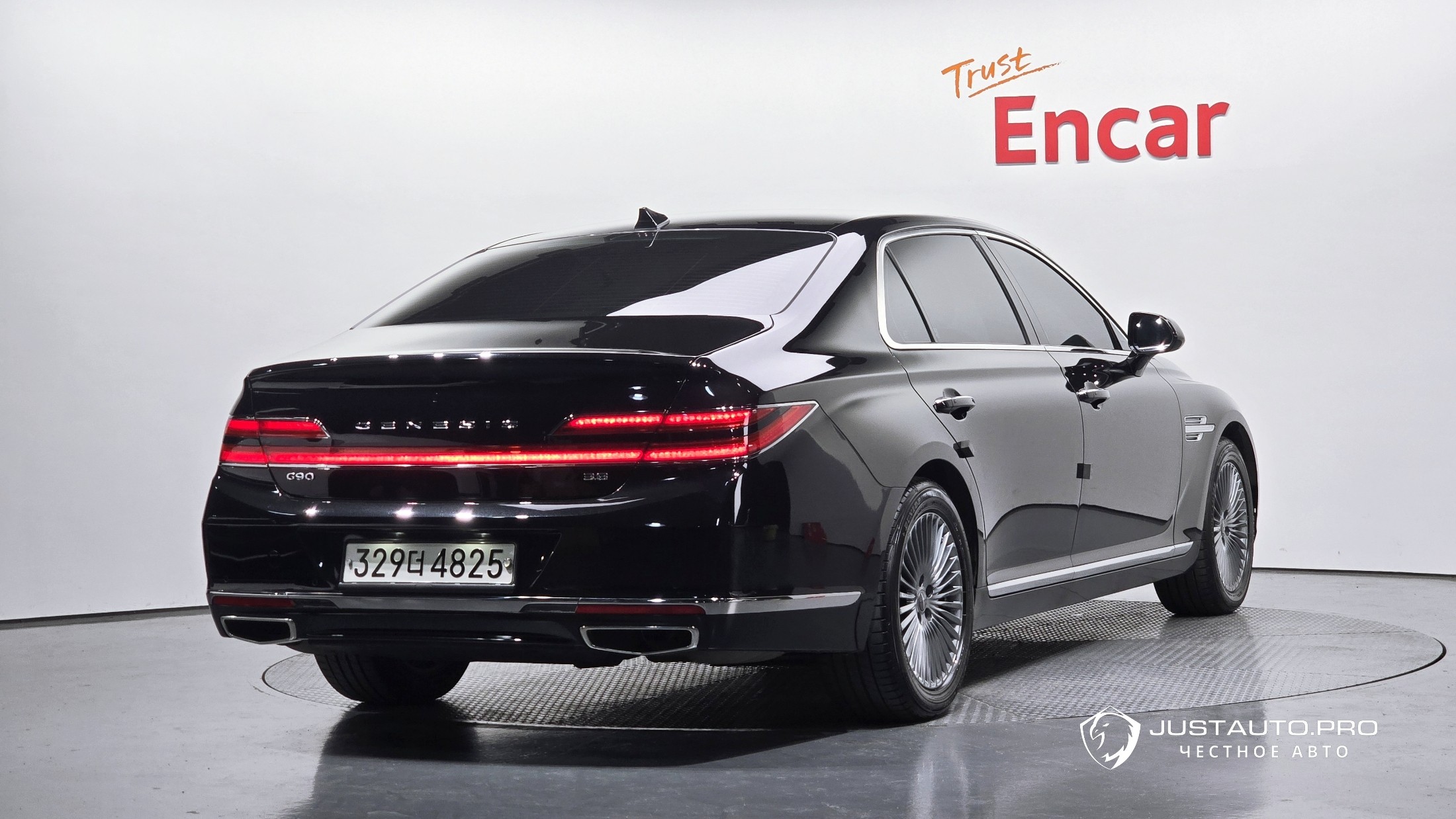 Автомобиль Genesis G90