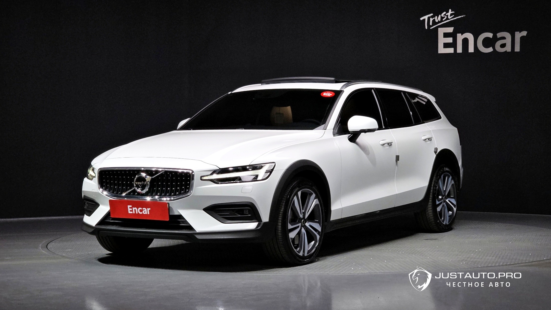 Автомобиль Volvo V60
