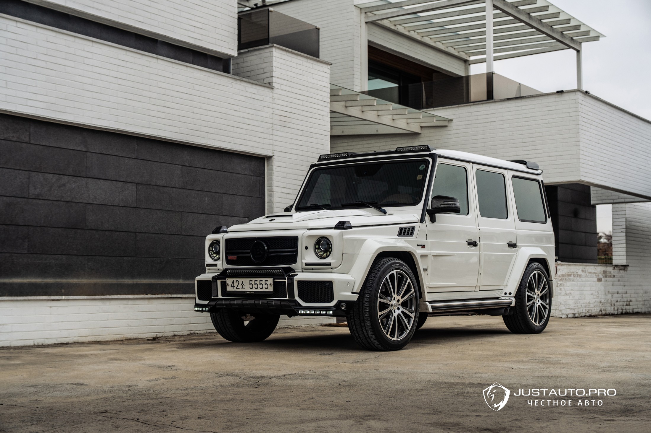 Автомобиль Mercedes-Benz G-Class