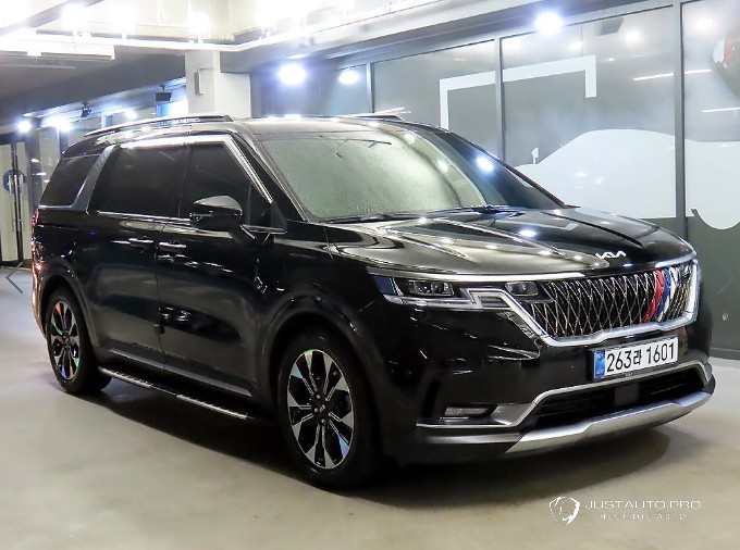Автомобиль Kia Canival