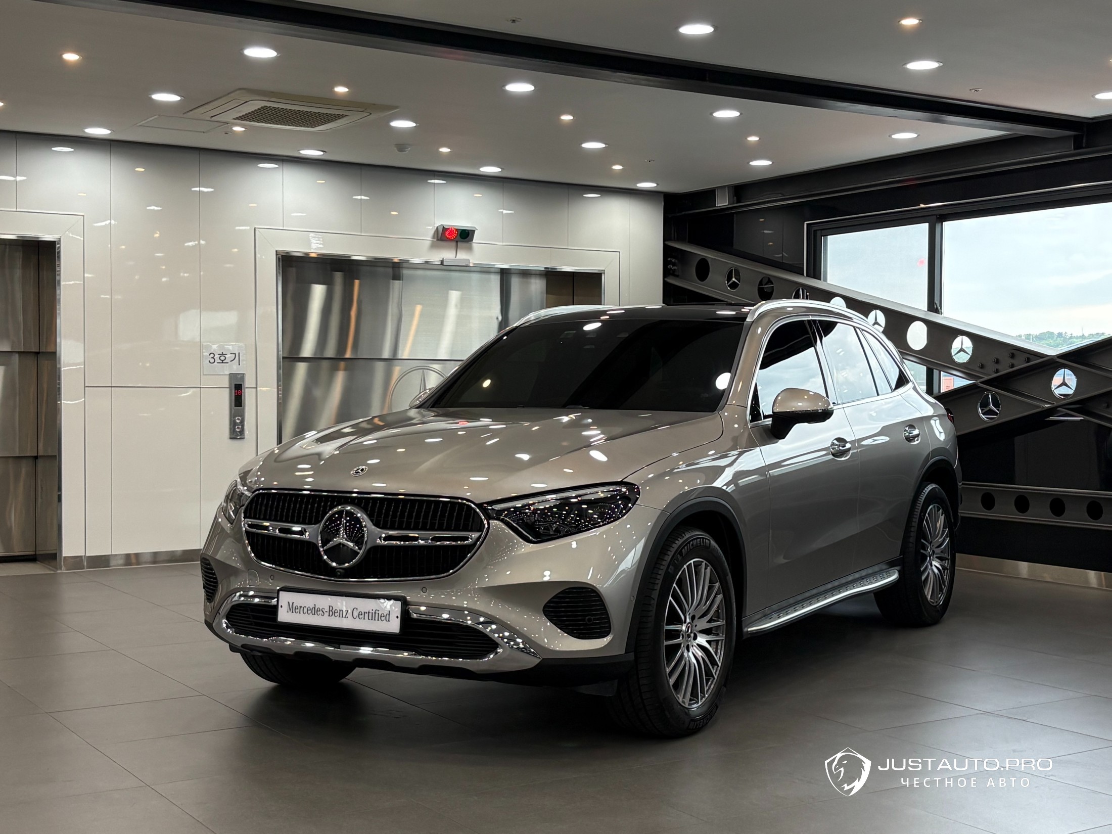 Автомобиль Mercedes-Benz GLC-Class