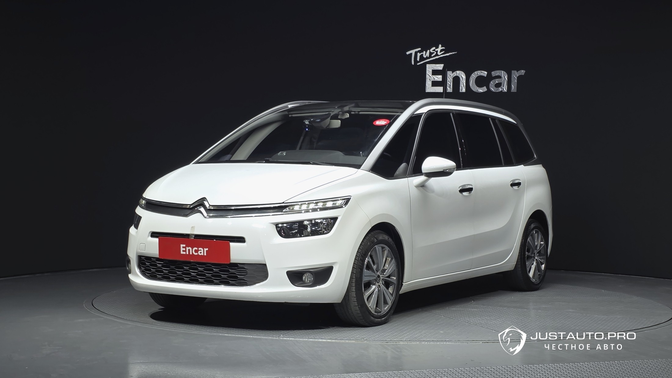 Автомобиль Citroen-DS C4 Picasso