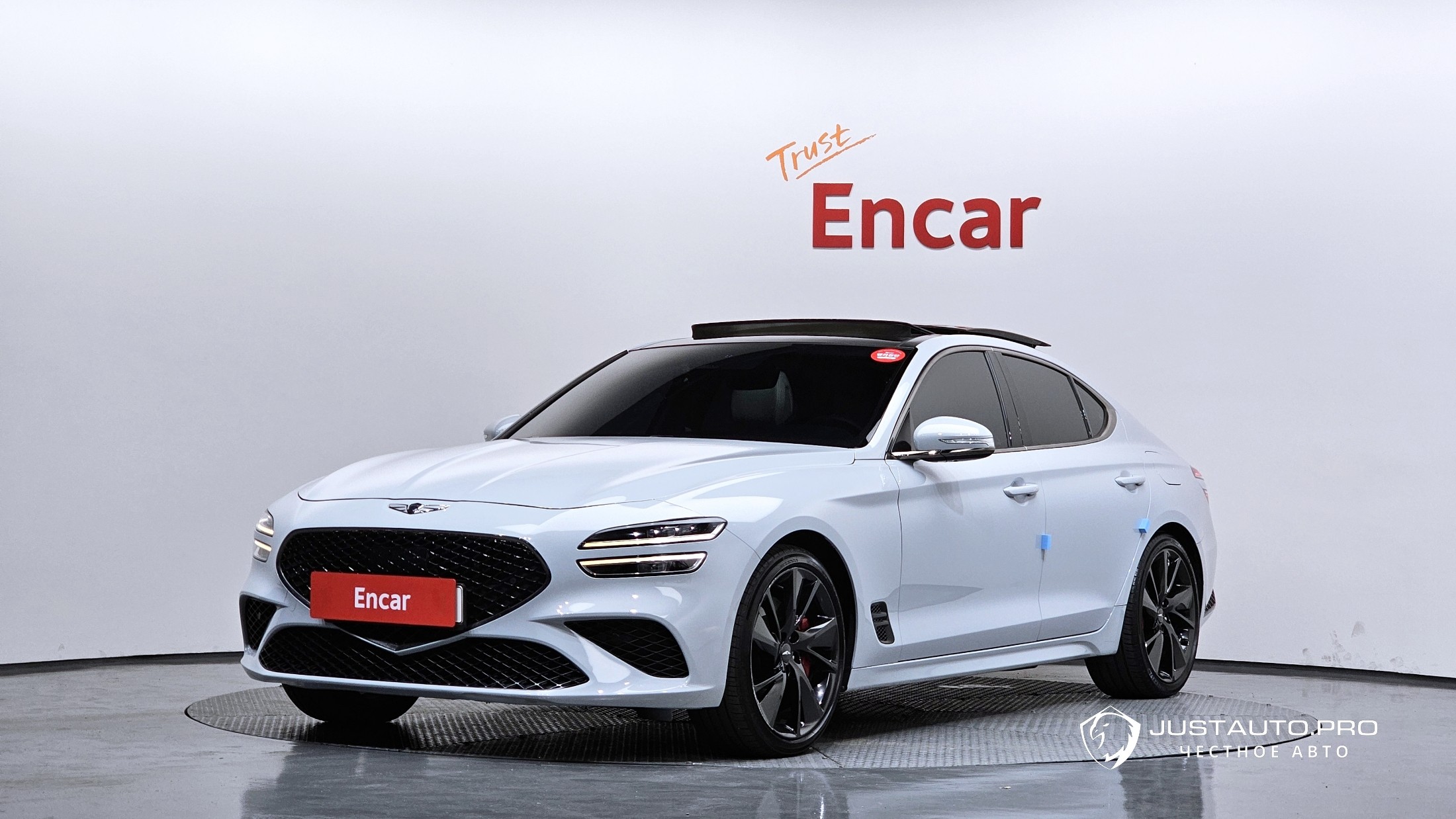 Автомобиль Genesis G70