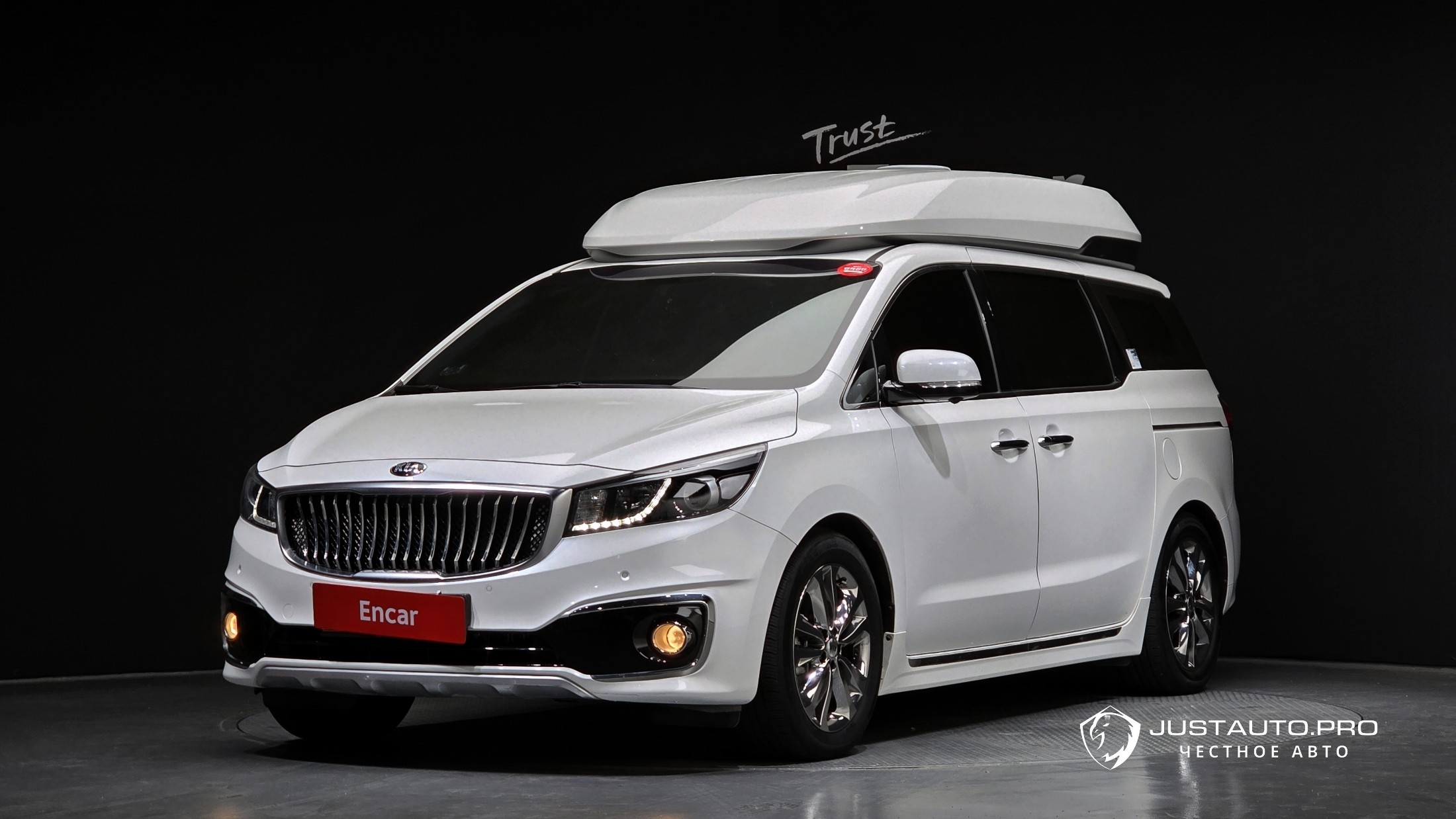 Автомобиль Kia Canival