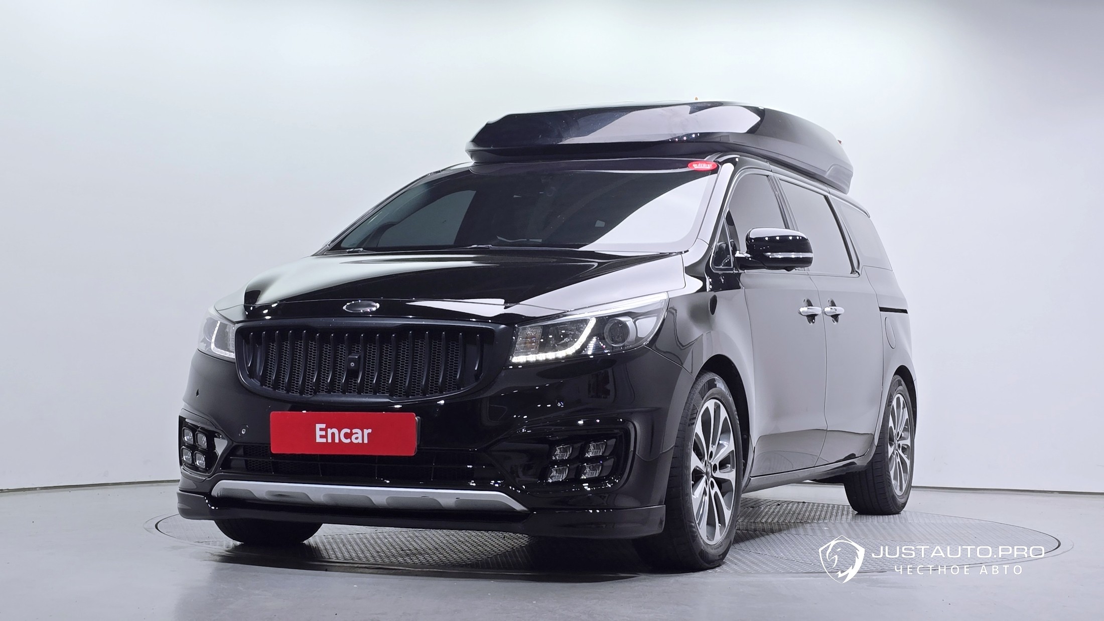 Автомобиль Kia Canival