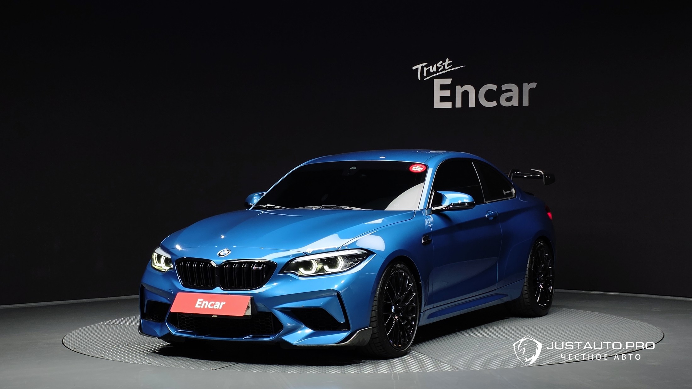 Автомобиль BMW M2