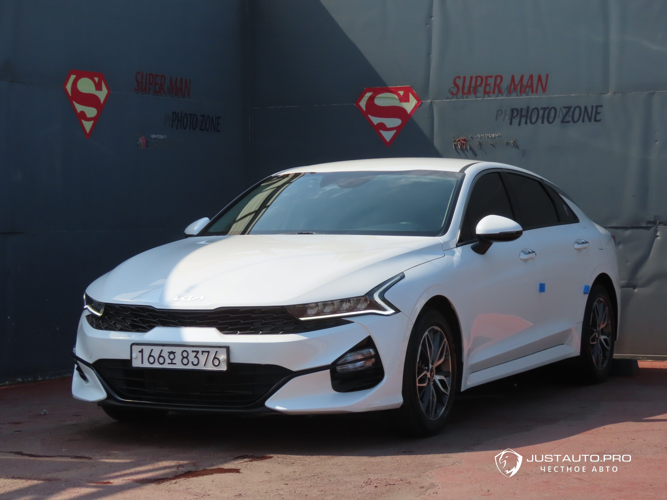 Автомобиль Kia K5