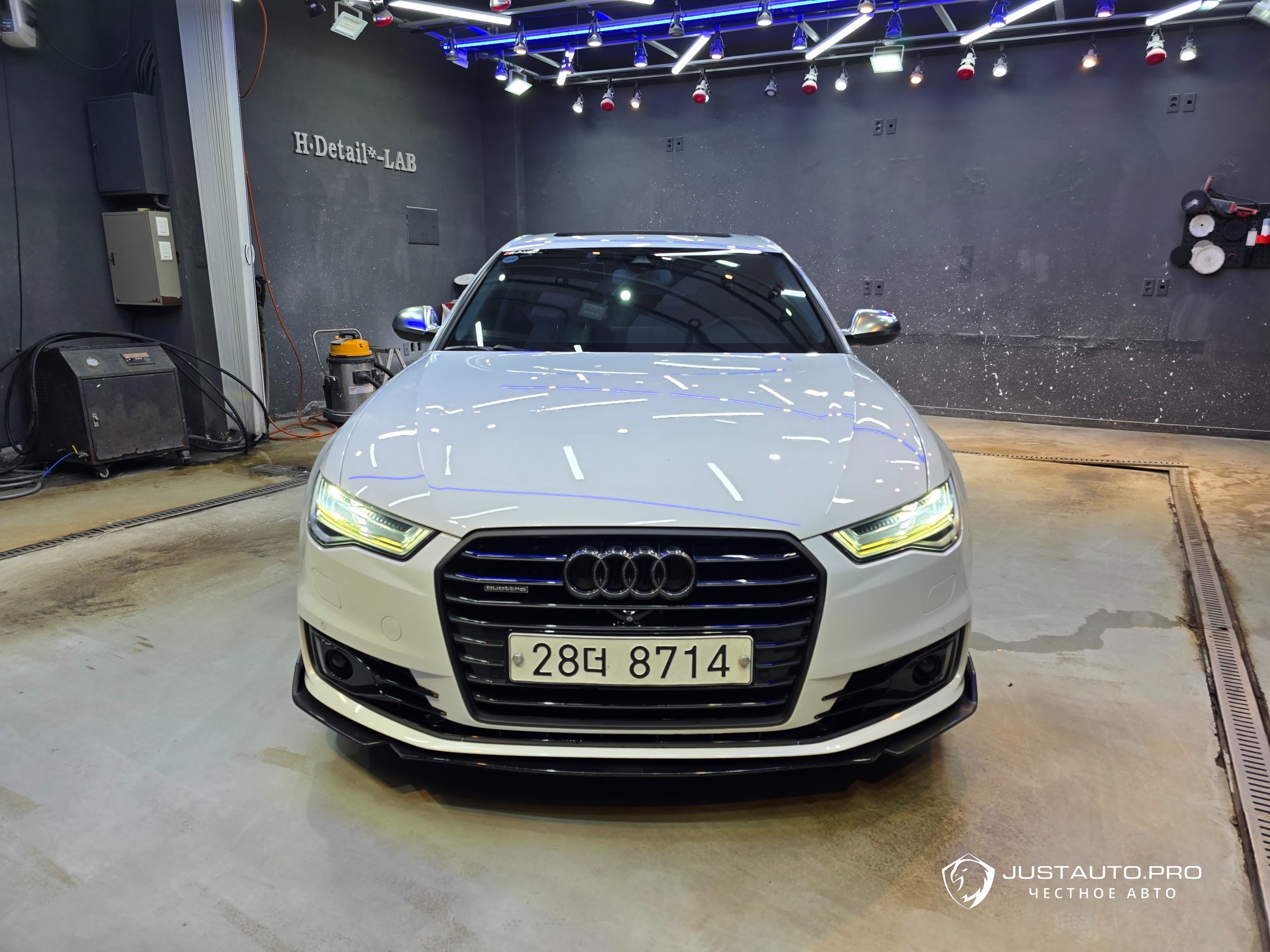 Автомобиль Audi A6