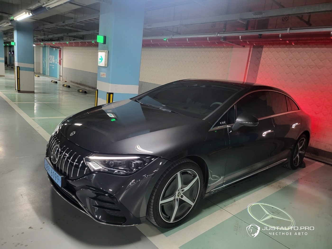 Автомобиль Mercedes-Benz EQE