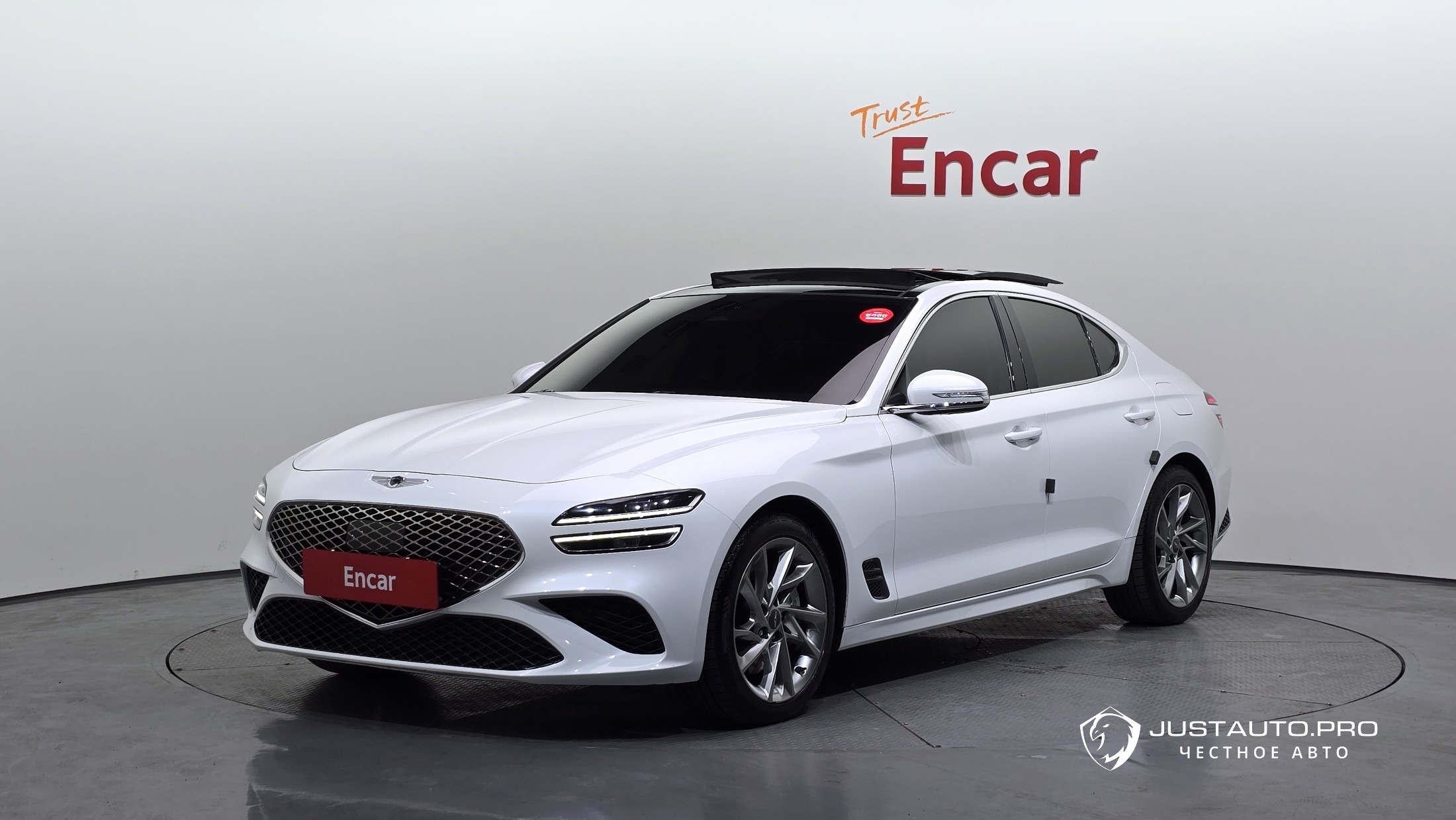 Автомобиль Genesis G70