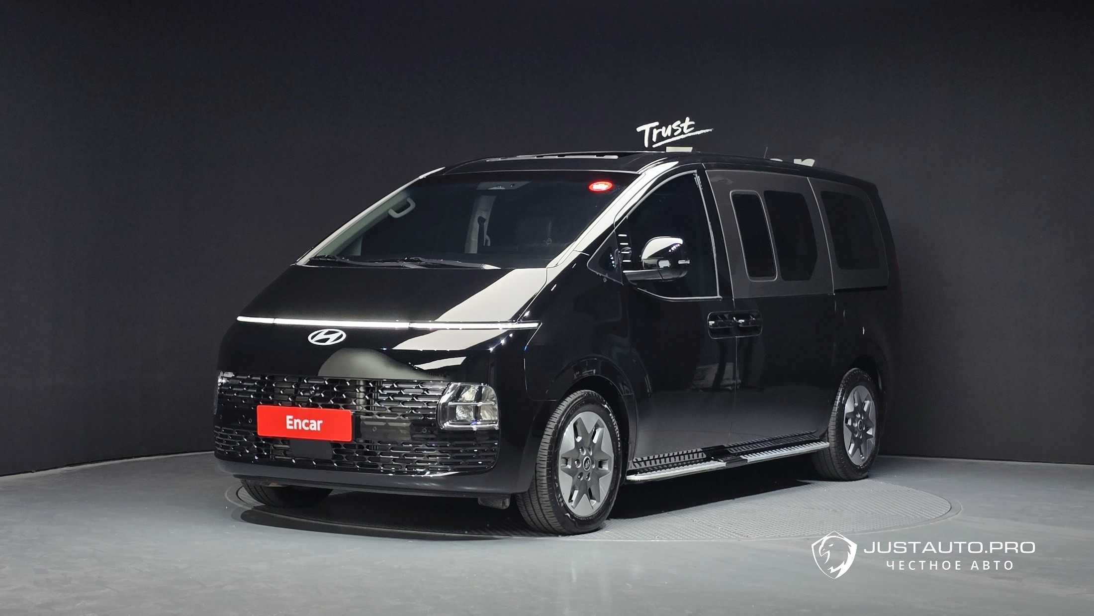 Автомобиль Hyundai Staria