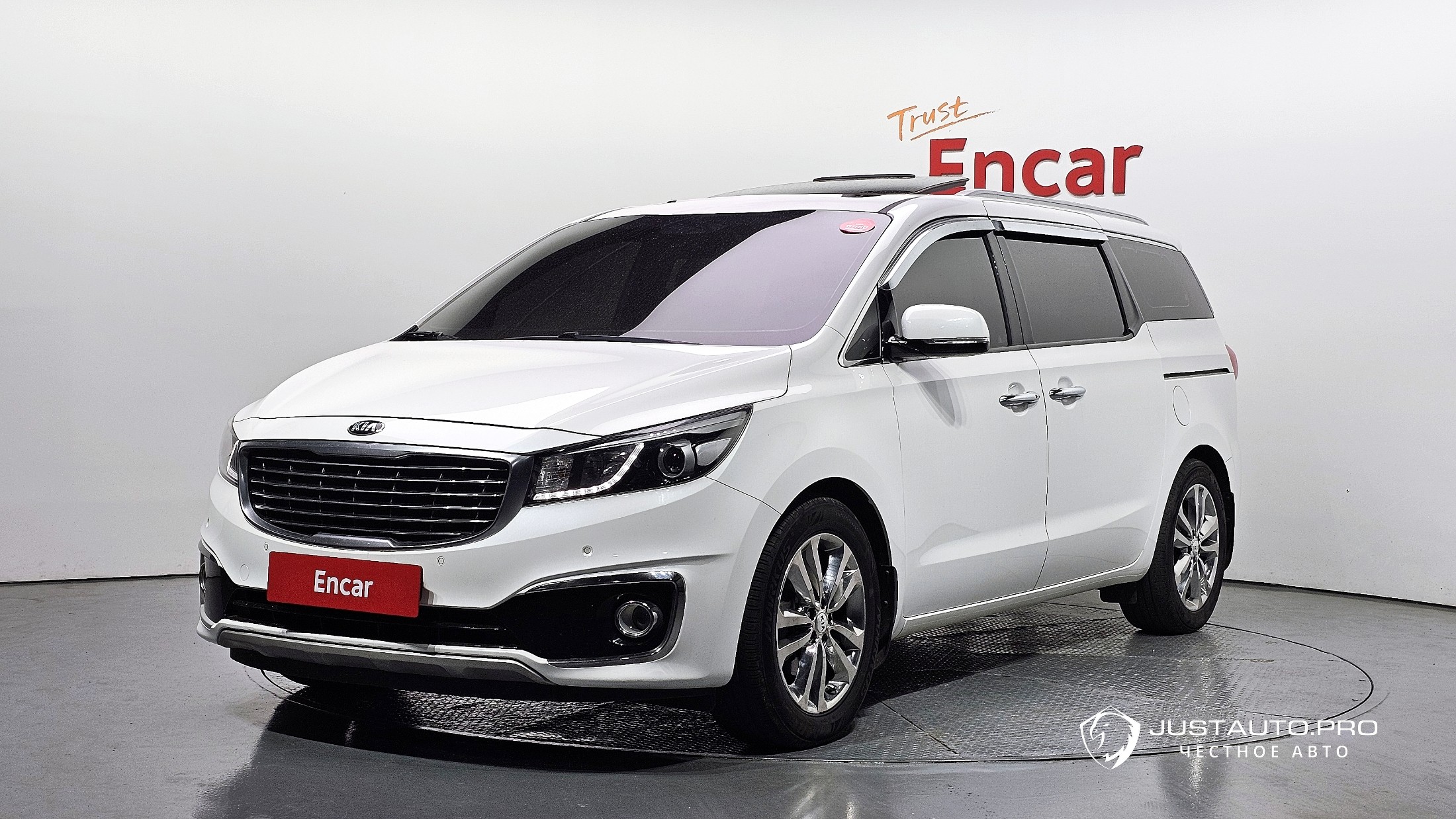 Автомобиль Kia Canival