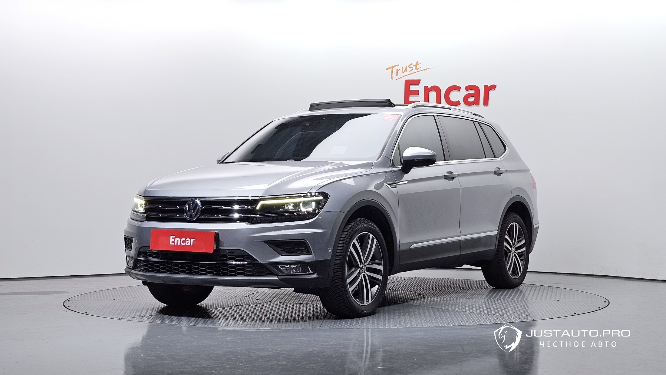 Автомобиль Volkswagen Tiguan