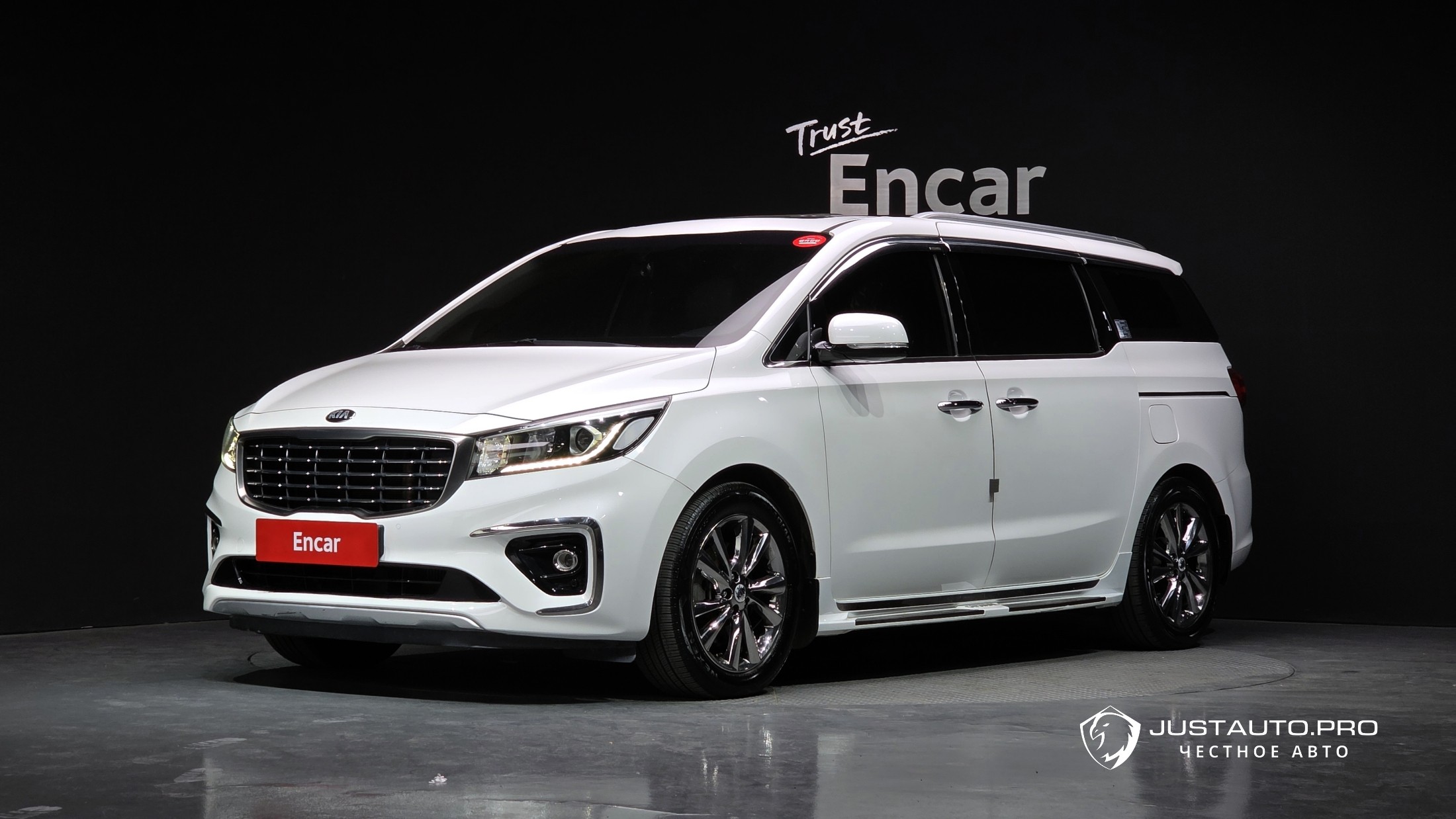 Автомобиль Kia Canival