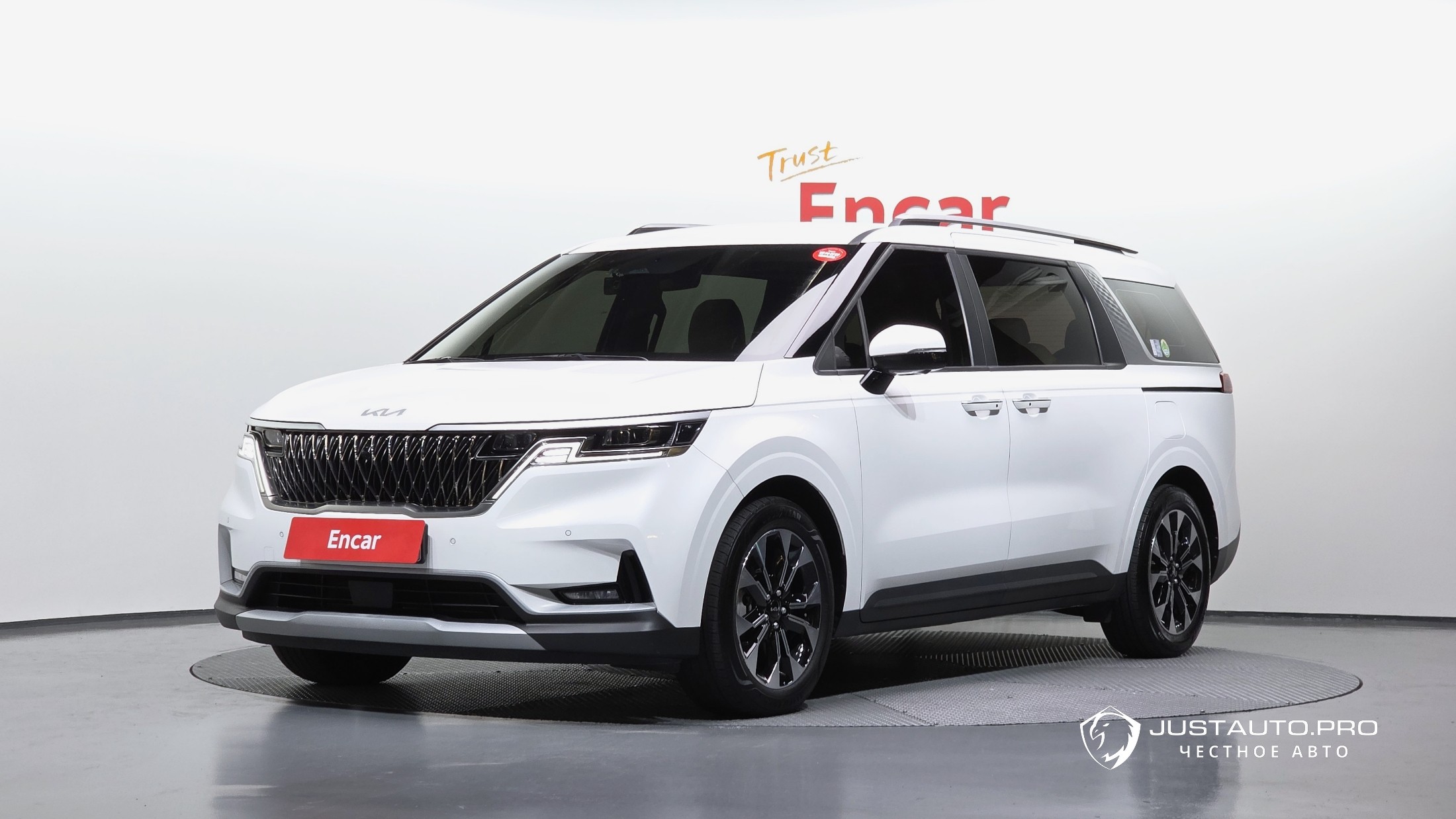 Автомобиль Kia Canival