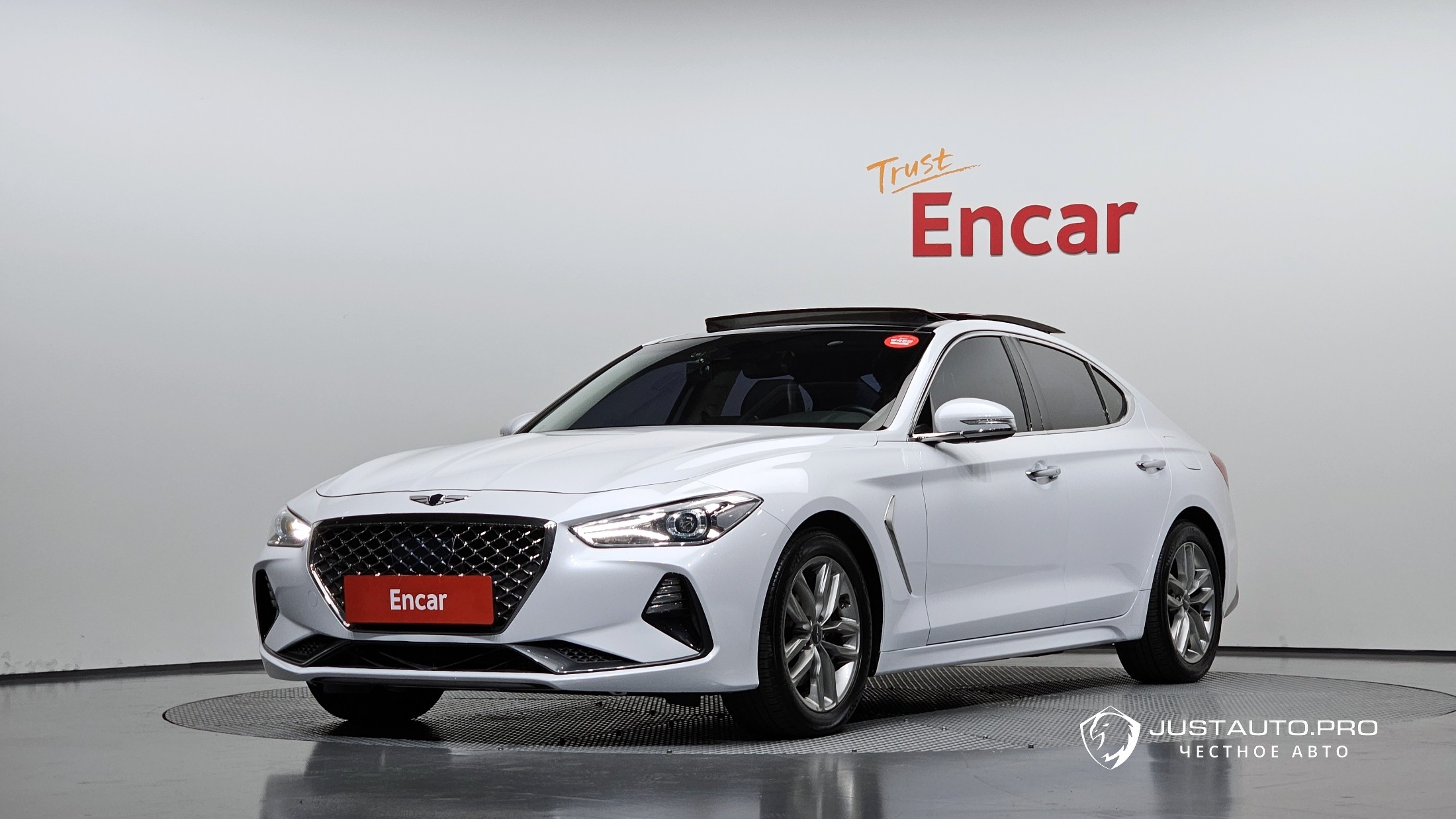 Автомобиль Genesis G70