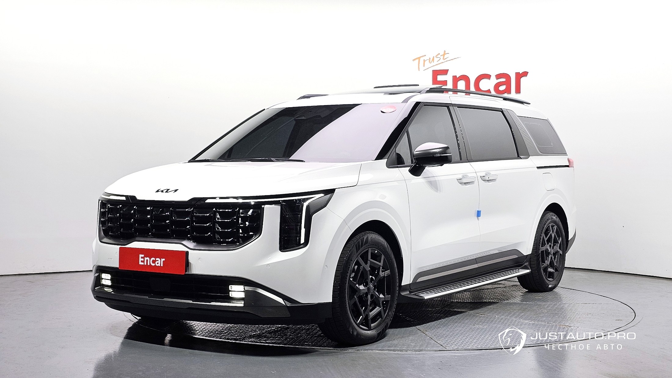 Автомобиль Kia Canival